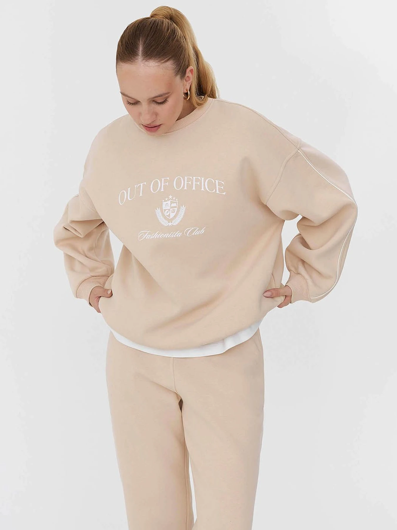 Худи и свитшоты FASHIONISTA модель 7060 Худи и свитшоты FASHIONISTA модель 7060 Фото