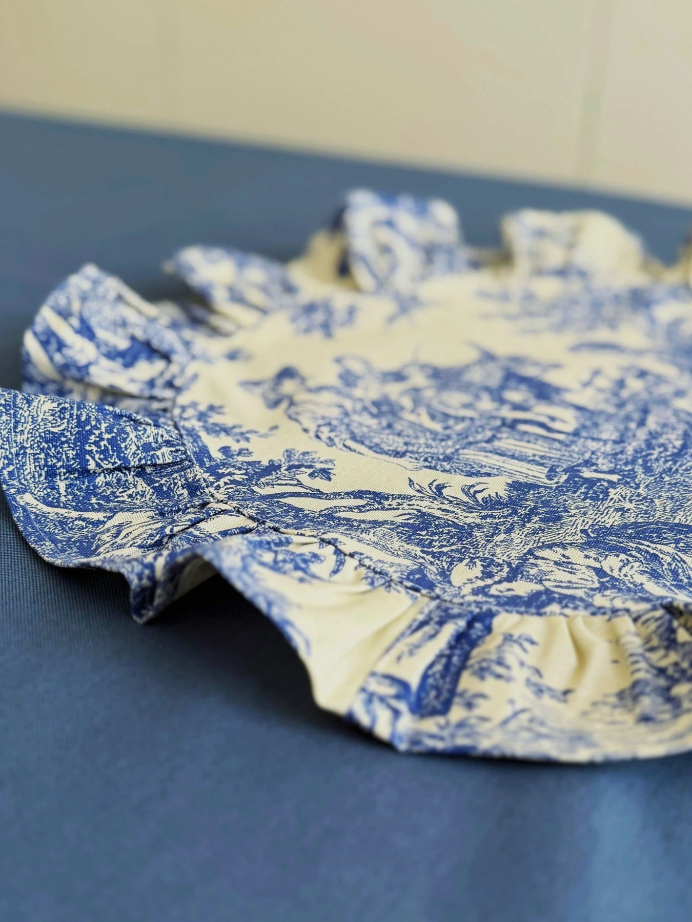 Салфетка сервировочная с рюшами Italiano Blue водотталкивающая Ecotton модель 25325 Салфетка сервировочная с рюшами Italiano Blue водотталкивающая Ecotton модель 25325 Фото