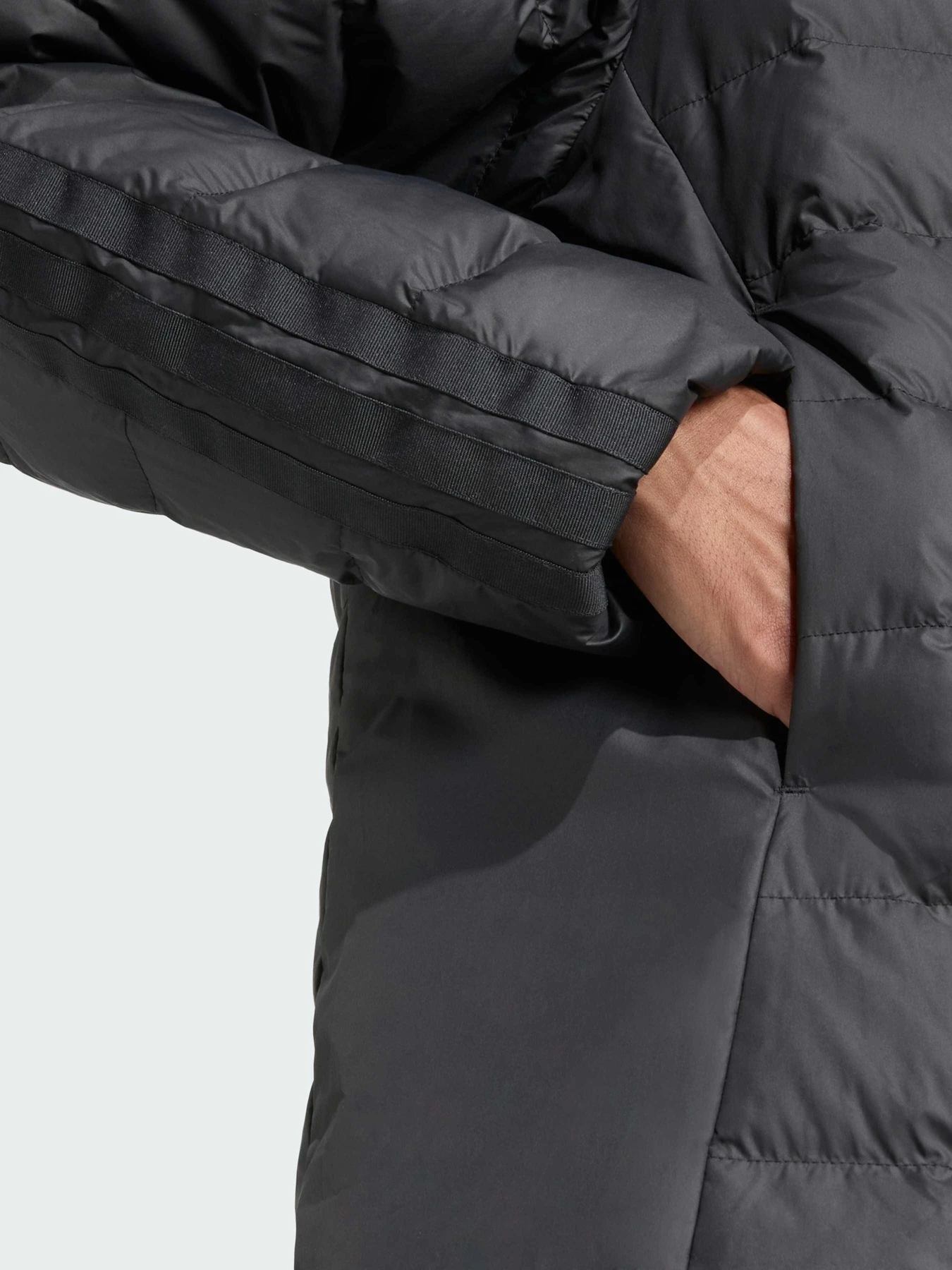 Куртки та дублянки Adidas модель JM4061 Фото