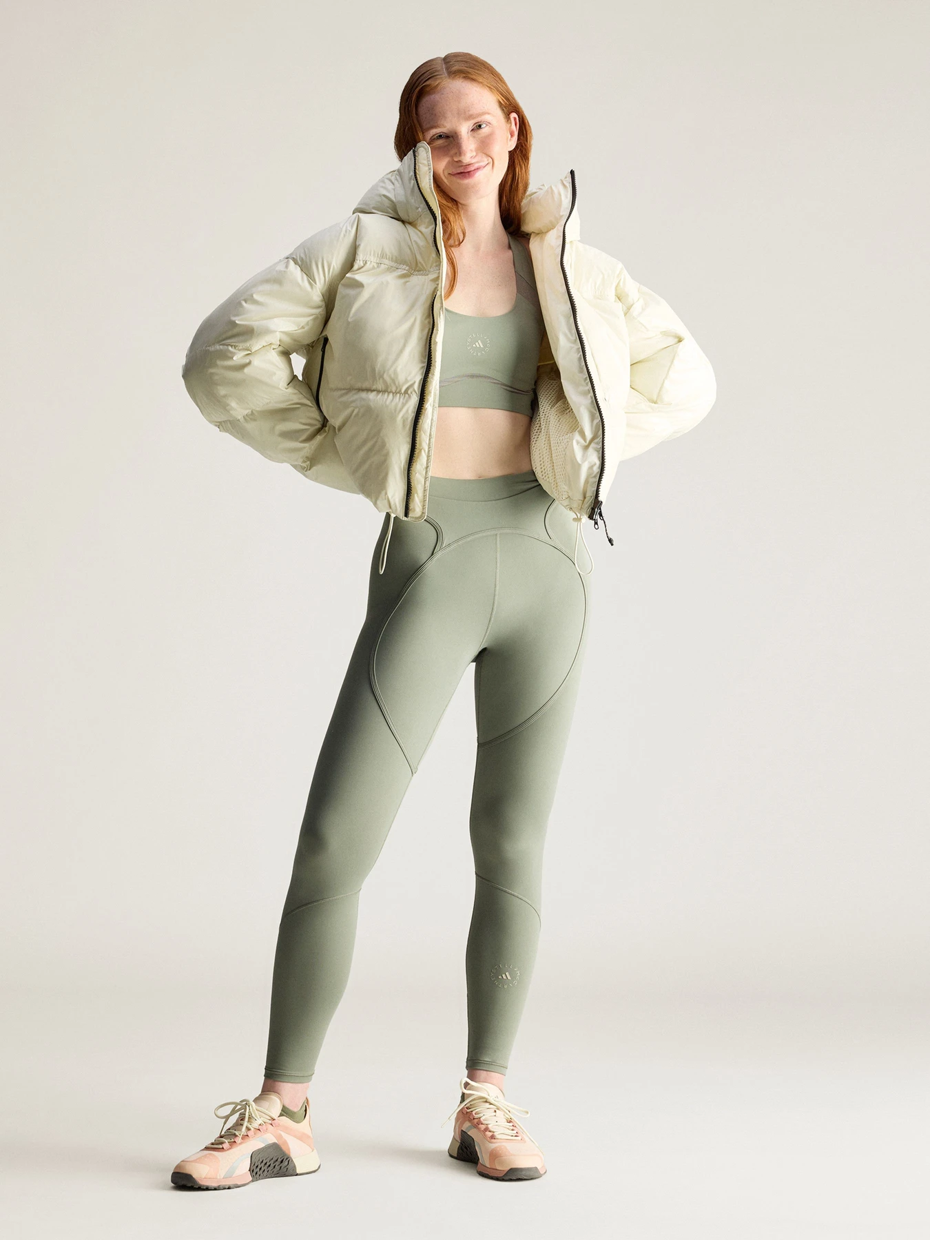Куртки и дубленки Adidas модель JV8548 Куртки и дубленки Adidas модель JV8548 Фото