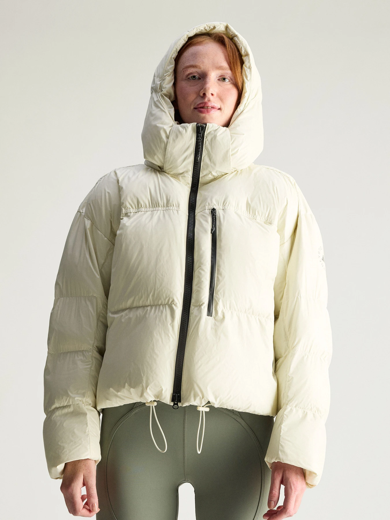 Куртки и дубленки Adidas модель JV8548 Куртки и дубленки Adidas модель JV8548 Фото