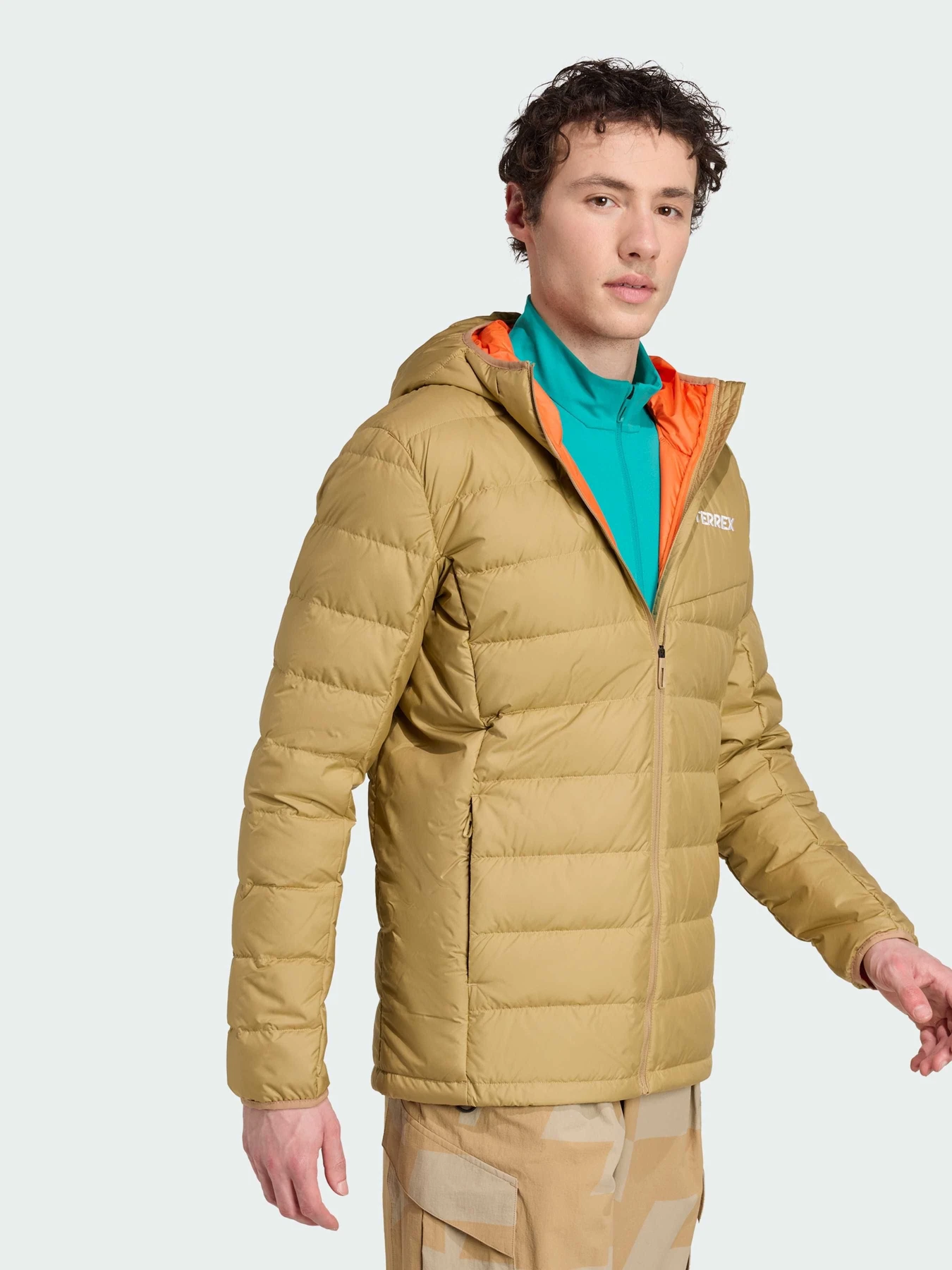 Куртки и дубленки Adidas модель JZ9971 Куртки и дубленки Adidas модель JZ9971 Фото