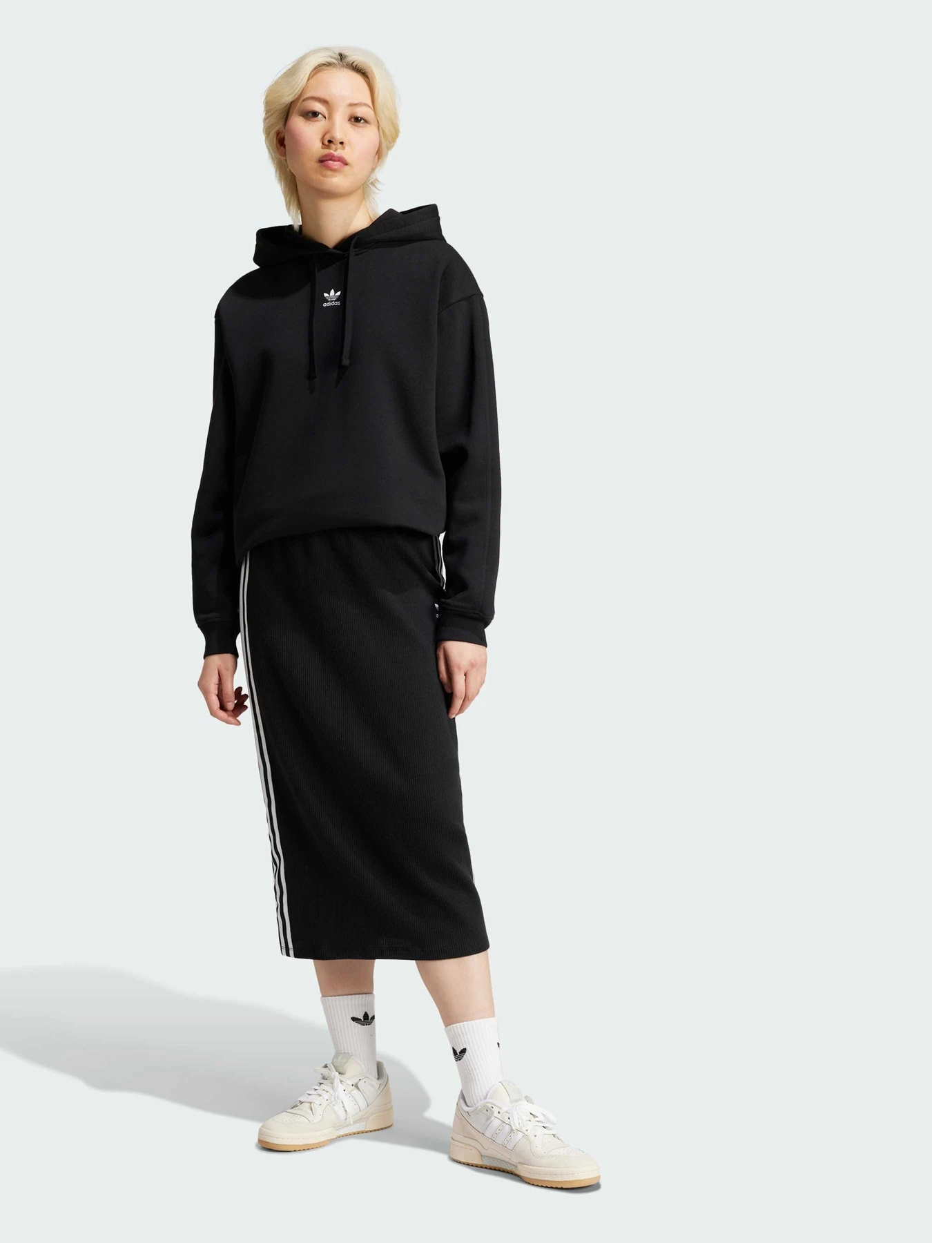 Худи и свитшоты Adidas модель IW5711 Фото