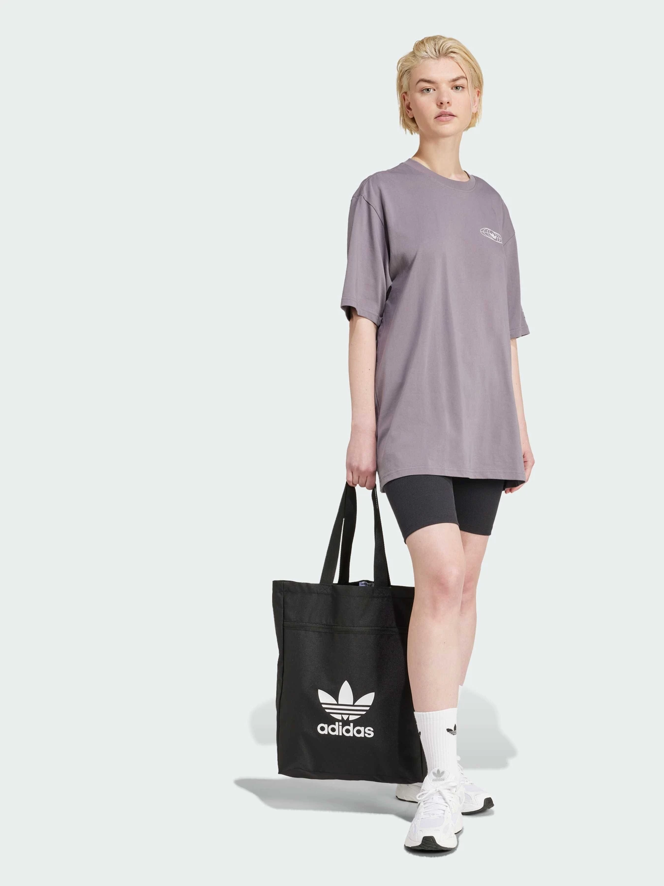 Футболки и поло Adidas Graphics модель IX7658 Футболки и поло Adidas Graphics модель IX7658 Фото