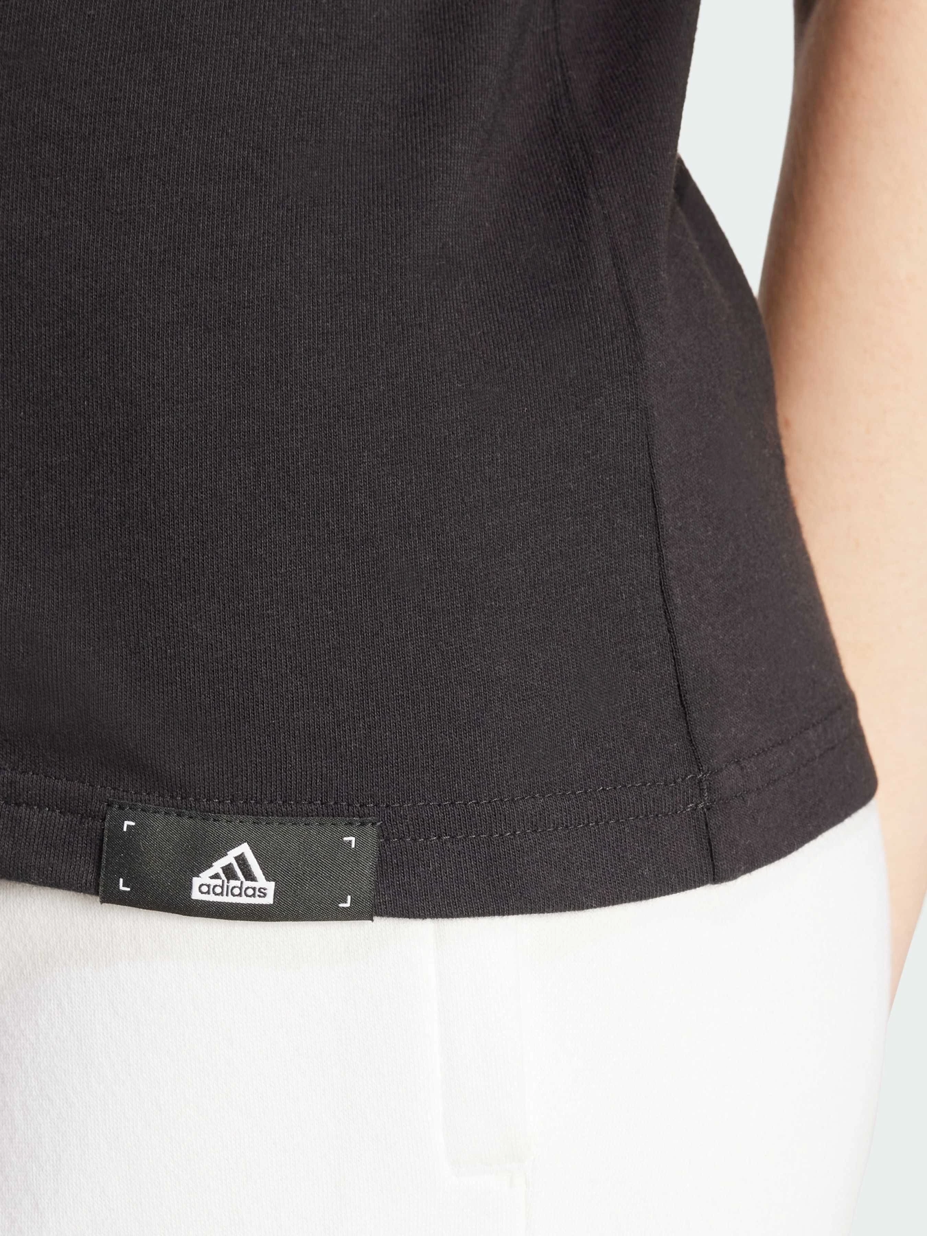 Футболки и поло Adidas модель IX6448 Футболки и поло Adidas модель IX6448 Фото