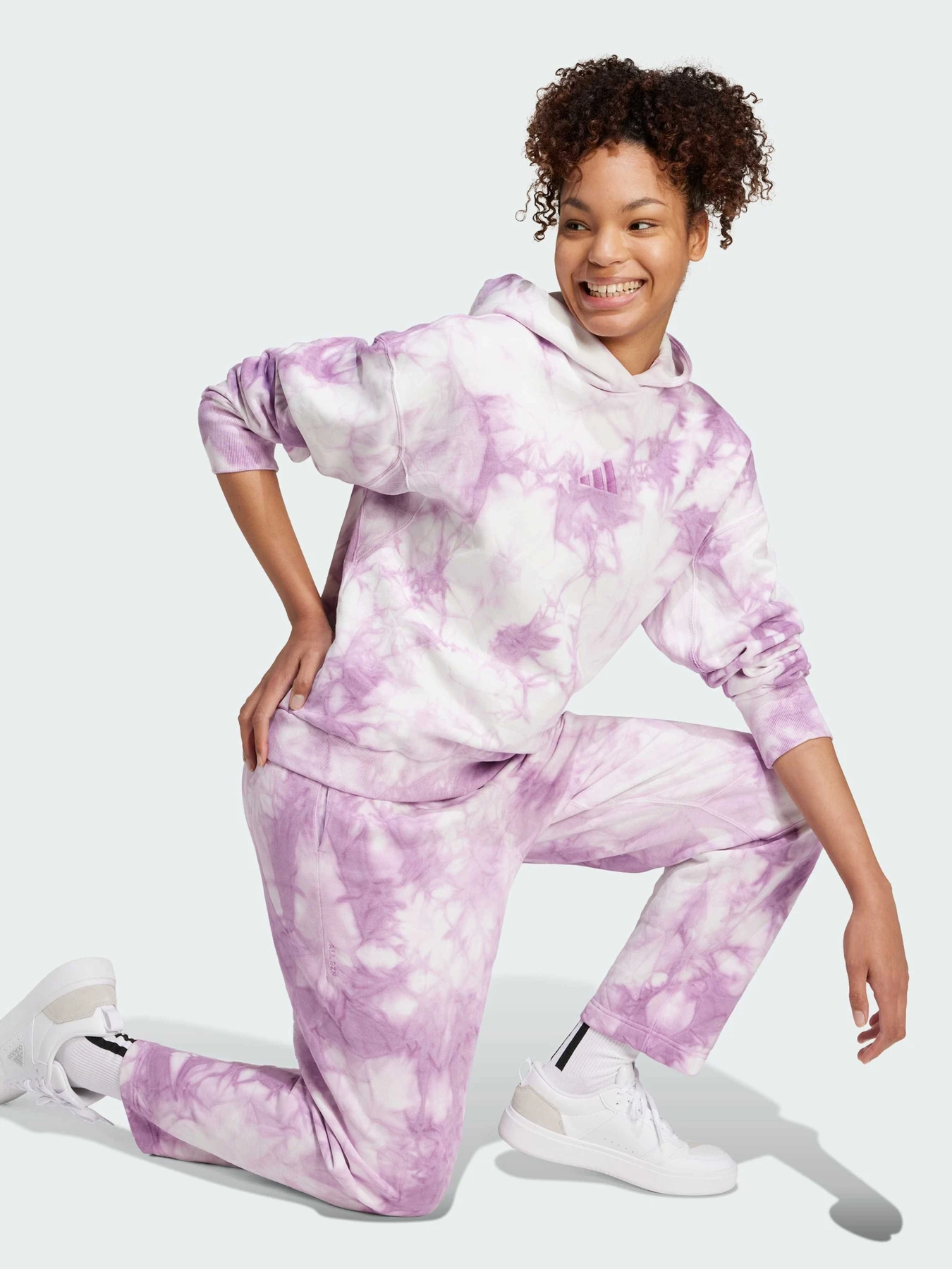 Худі та світшоти Adidas модель IY6867 Фото