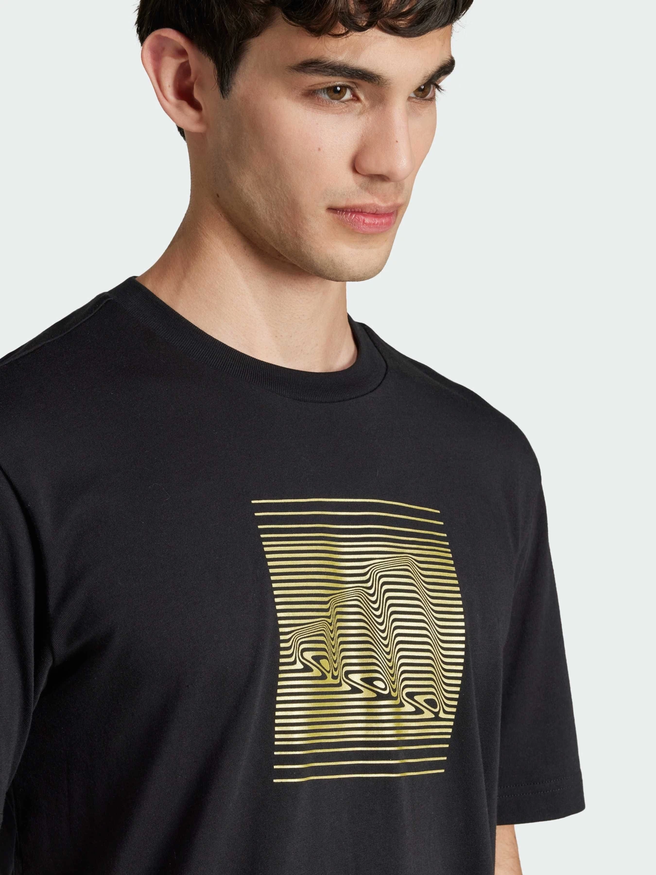 Футболки і поло Adidas модель JJ3922 Футболки і поло Adidas модель JJ3922 Фото