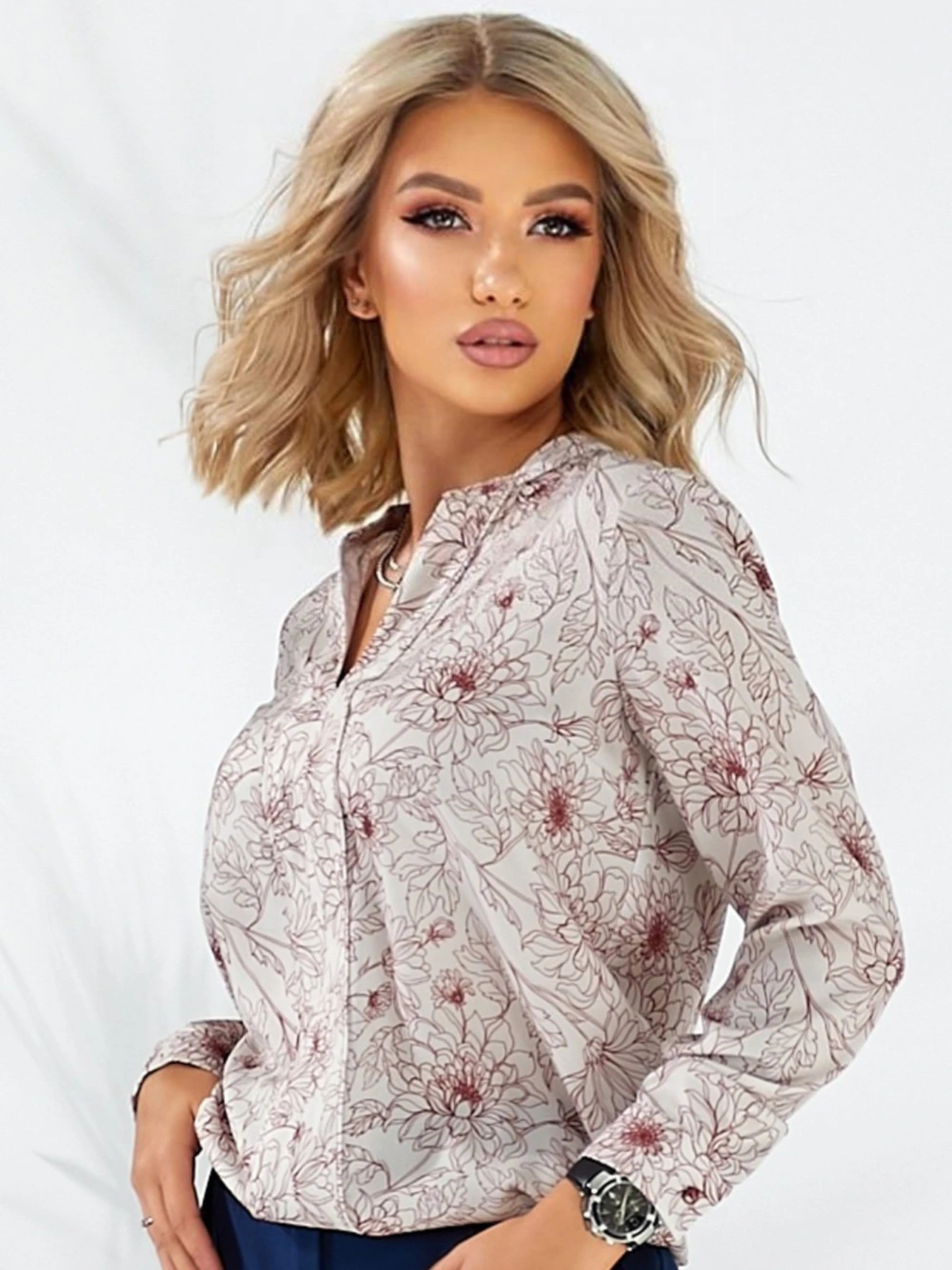 Рубашки LadyLike модель ll806131893-srij Рубашки LadyLike модель ll806131893-srij Фото