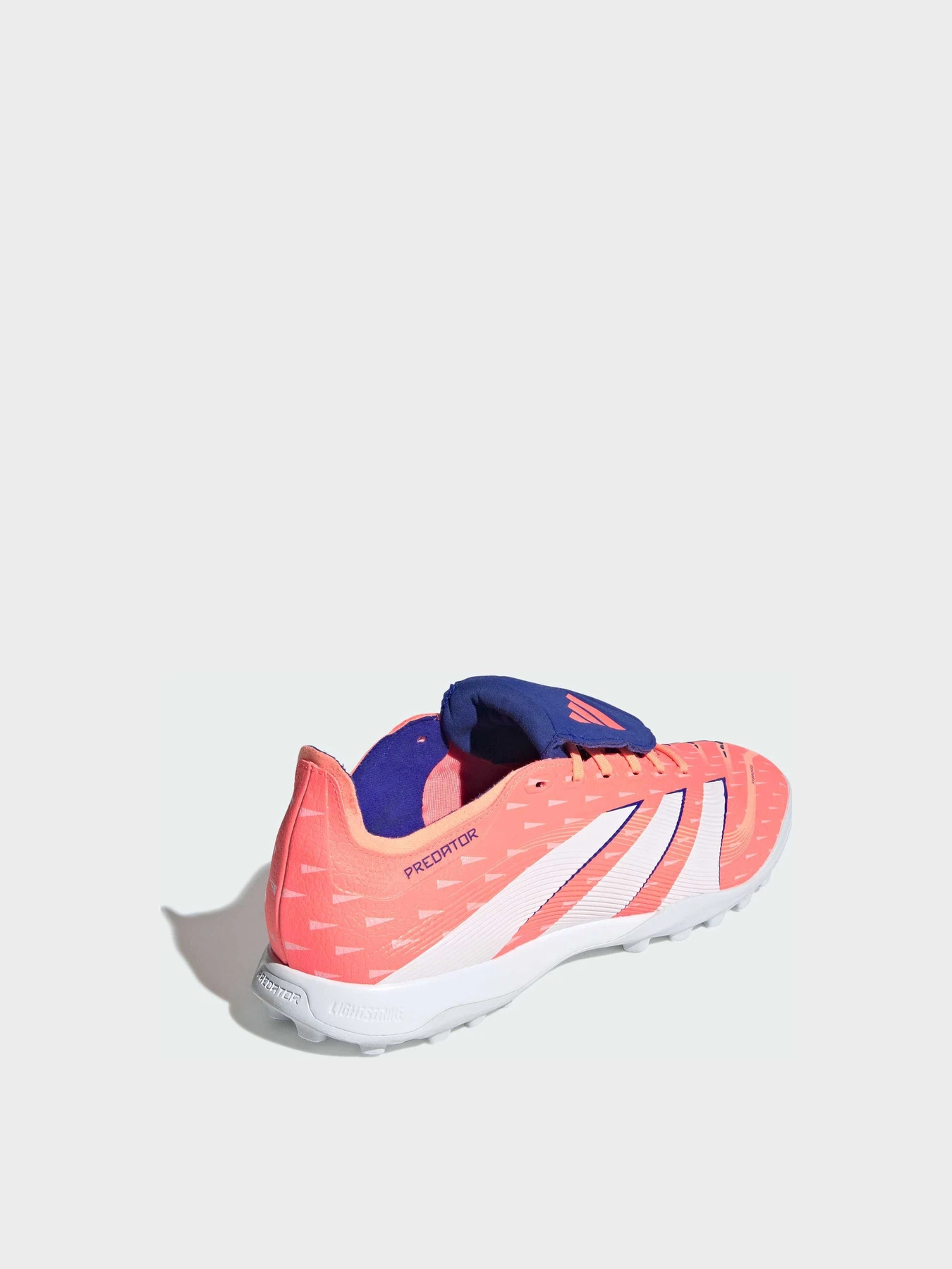 Кросівки Adidas Predator модель JQ1074 Фото