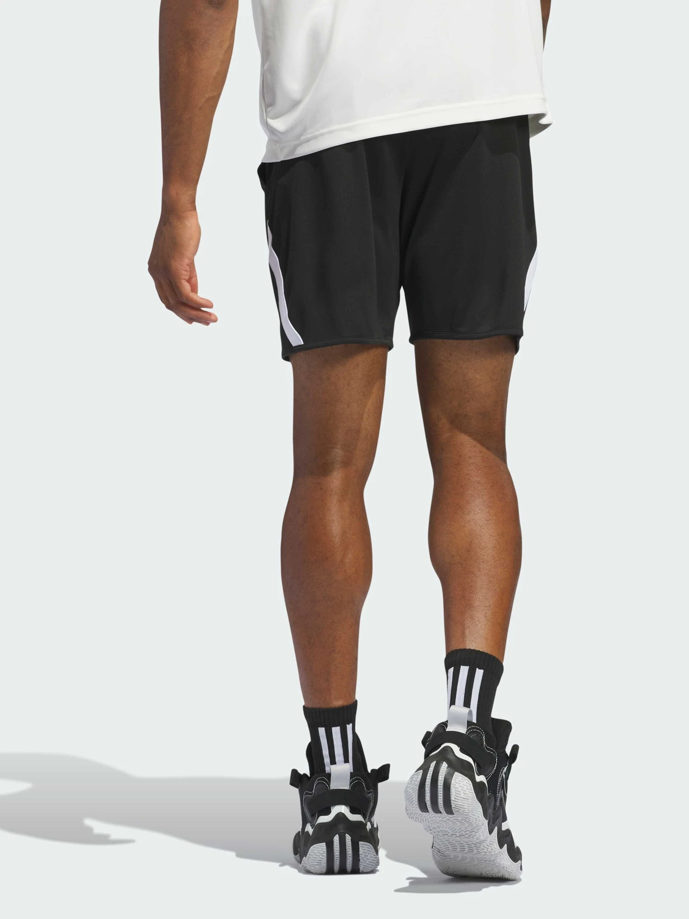 Шорты Adidas модель IX1850 Шорты Adidas модель IX1850 Фото