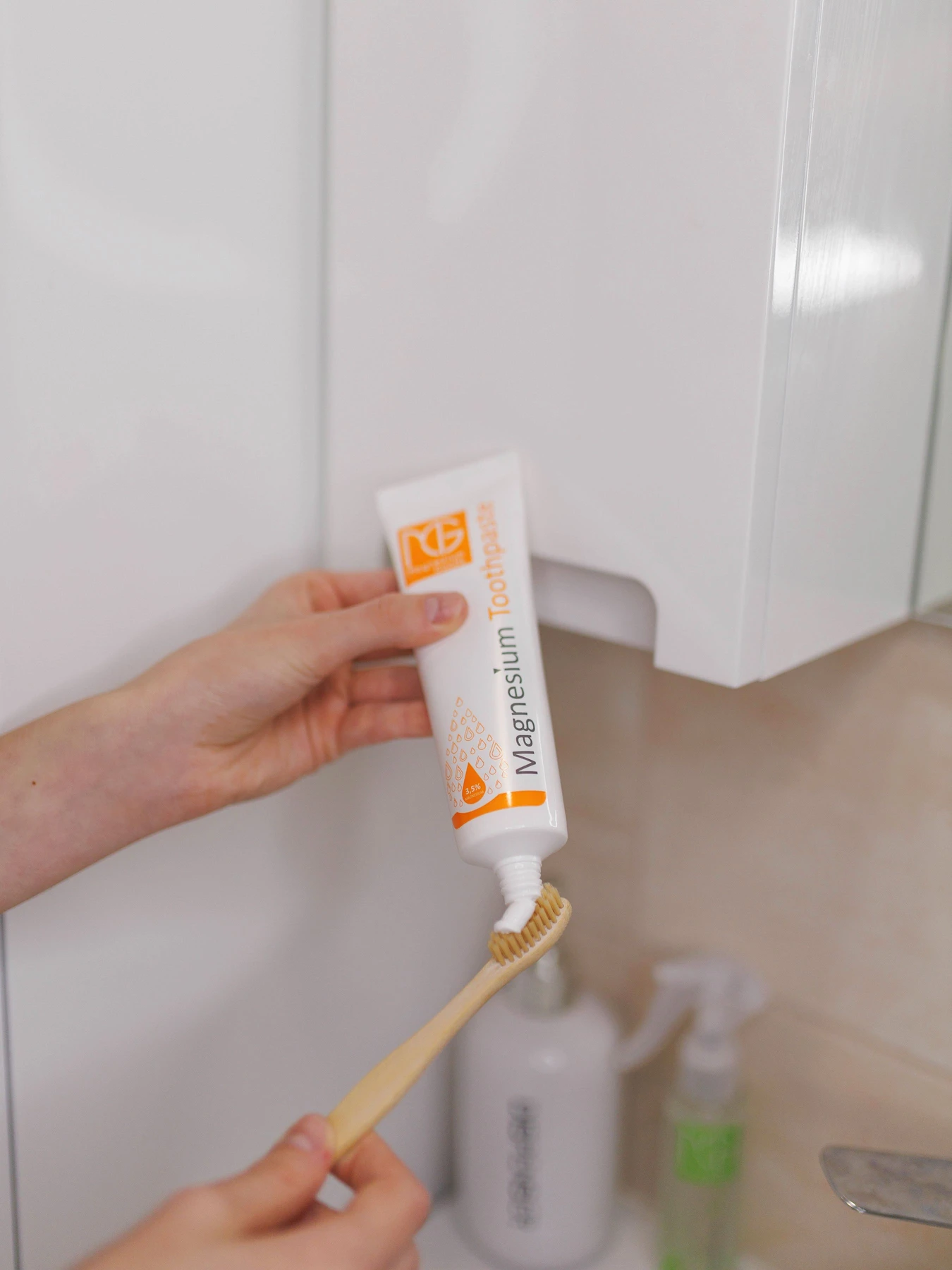 Зубная паста без фтора Magnesium Toothpaste Magnesium Goods модель 680859 Зубная паста без фтора Magnesium Toothpaste Magnesium Goods модель 680859 Фото