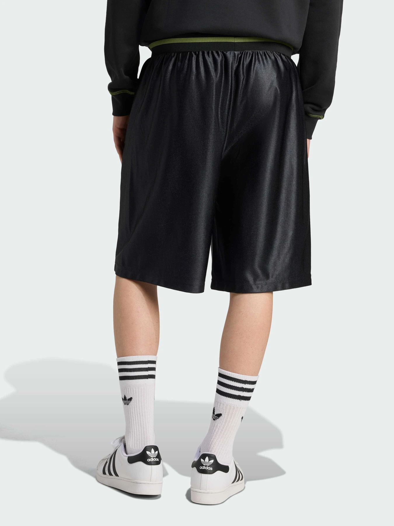 Шорты Adidas Superstar модель JY2769 Шорты Adidas Superstar модель JY2769 Фото