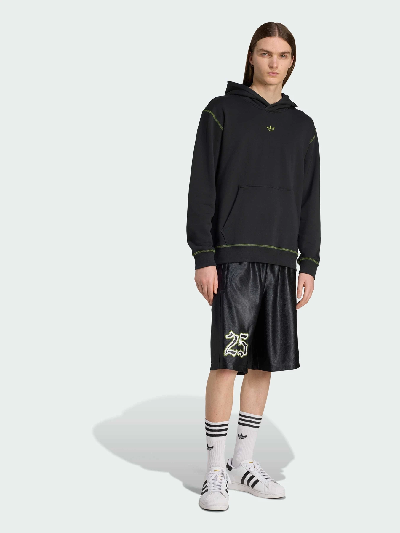 Шорты Adidas Superstar модель JY2769 Шорты Adidas Superstar модель JY2769 Фото