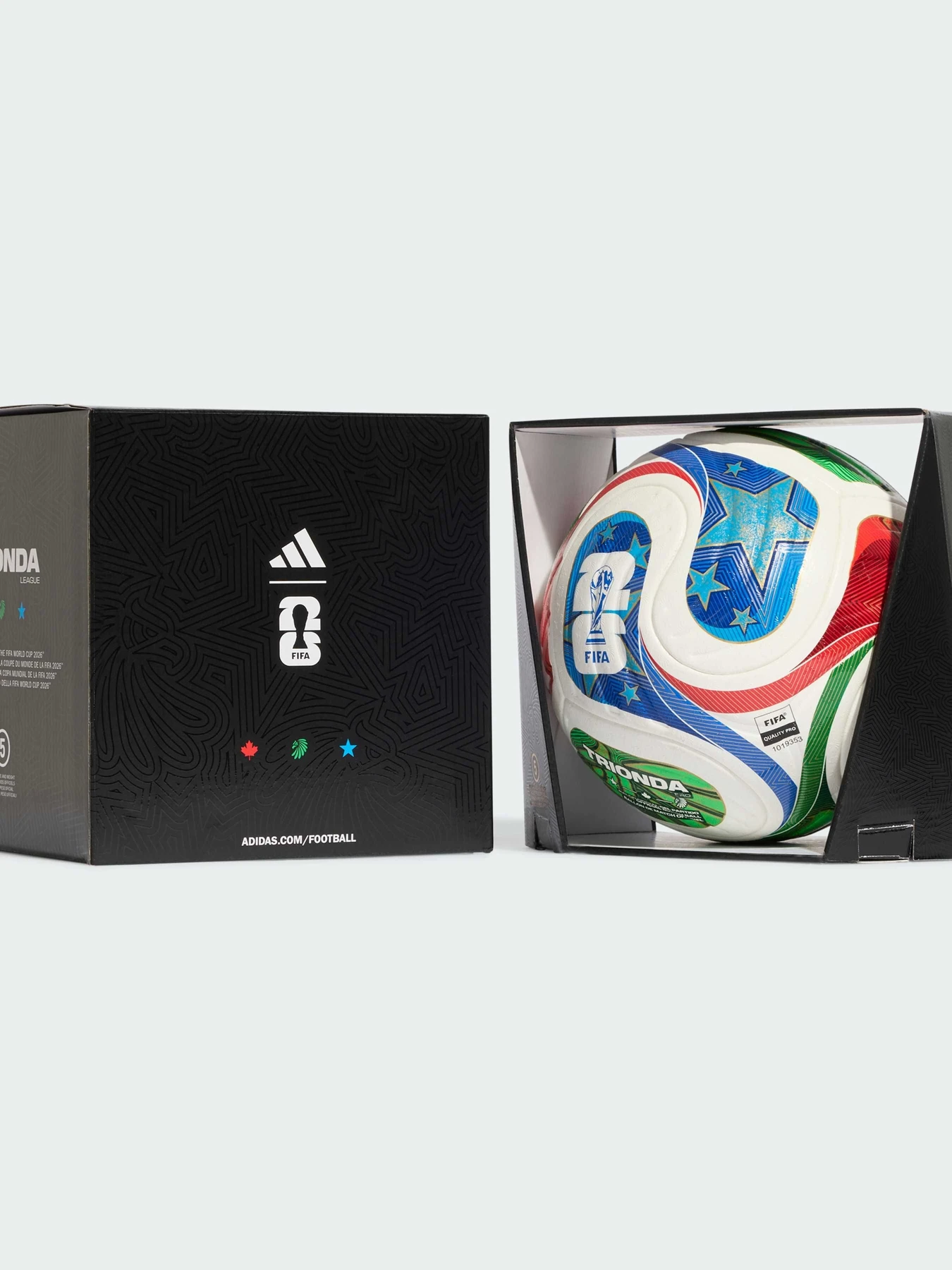 М'ячі Adidas модель JD8021 М'ячі Adidas модель JD8021 Фото