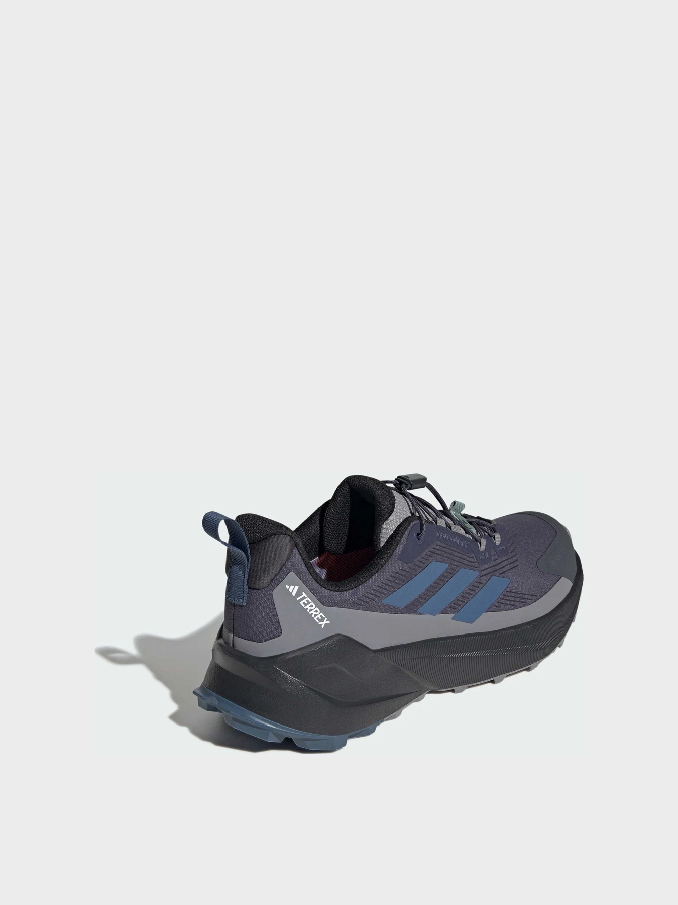 Кроссовки Adidas модель JP5239 Кроссовки Adidas модель JP5239 Фото