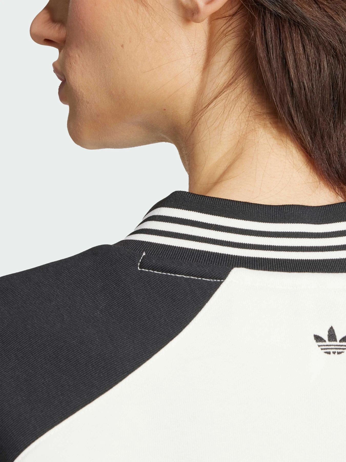 Худи и свитшоты Adidas модель JX7597 Худи и свитшоты Adidas модель JX7597 Фото