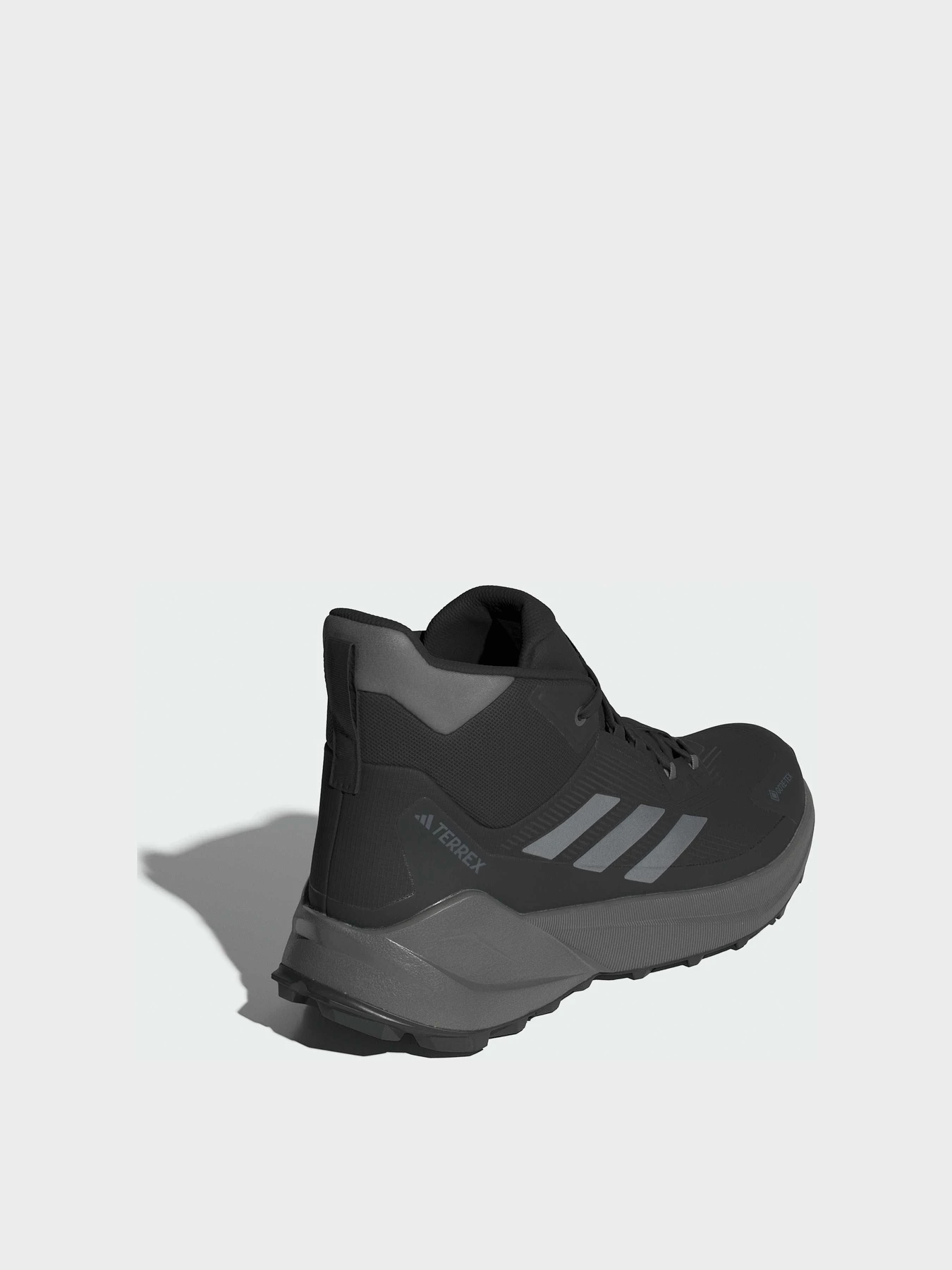 Кроссовки Adidas модель IE9062 Кроссовки Adidas модель IE9062 Фото