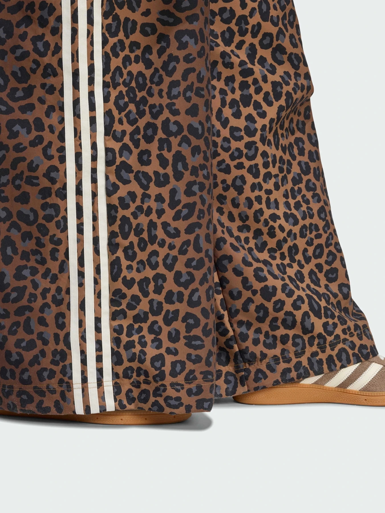 Брюки Adidas Superstar модель JW7302 Брюки Adidas Superstar модель JW7302 Фото