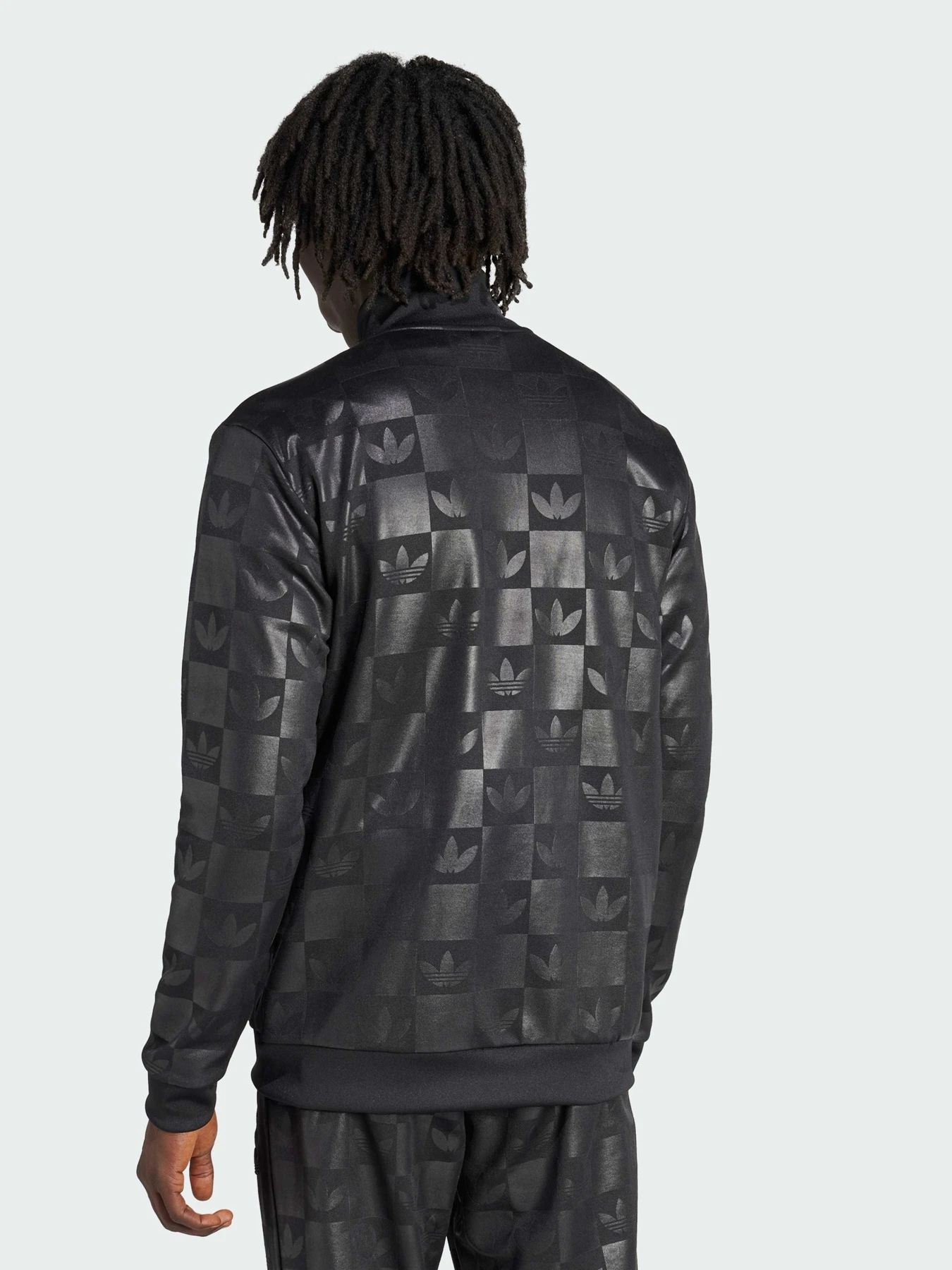 Худи и свитшоты Adidas Graphics модель JY2981 Фото