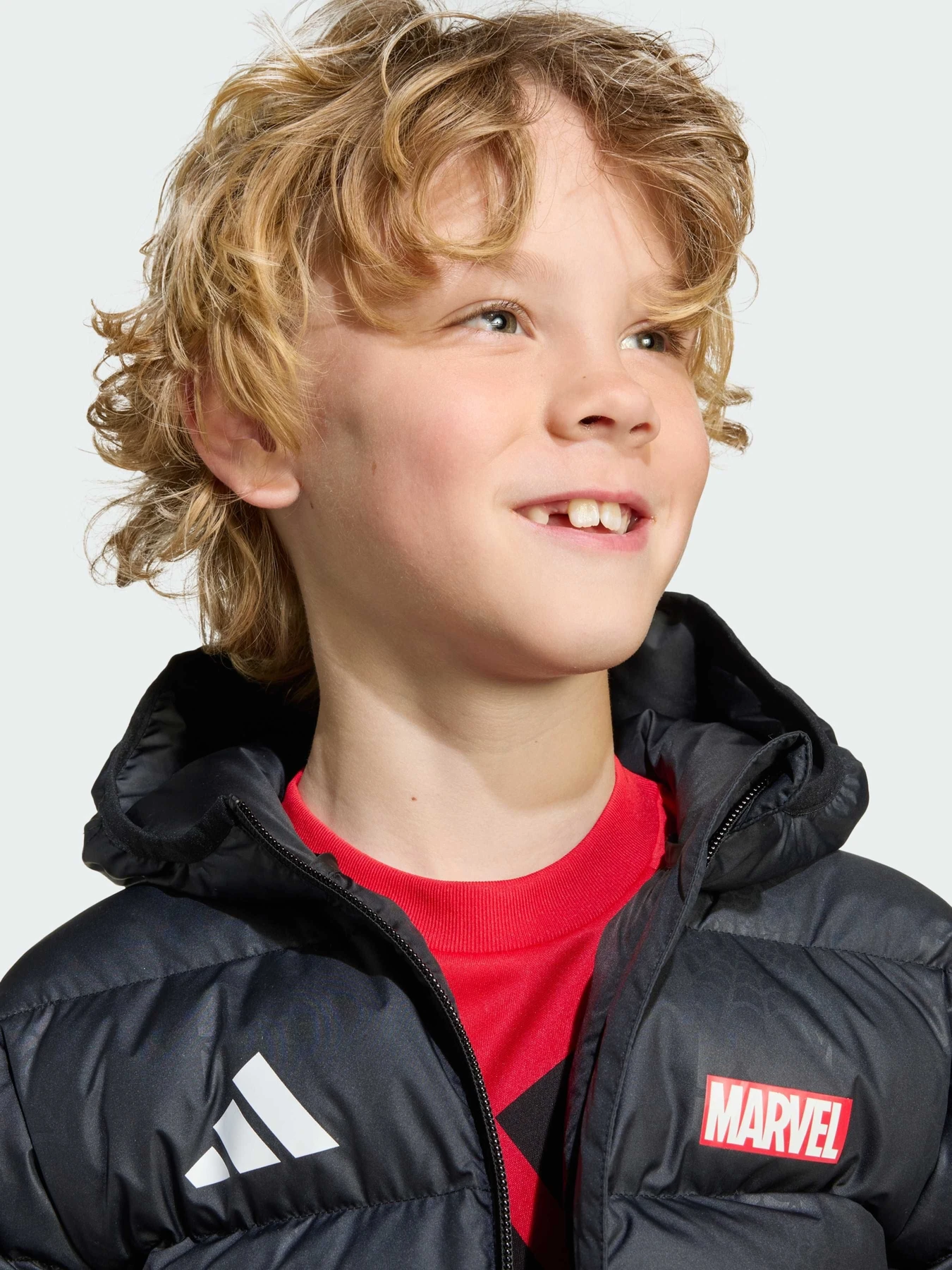 Куртки и дубленки Adidas Marvel модель JM0810 Куртки и дубленки Adidas Marvel модель JM0810 Фото