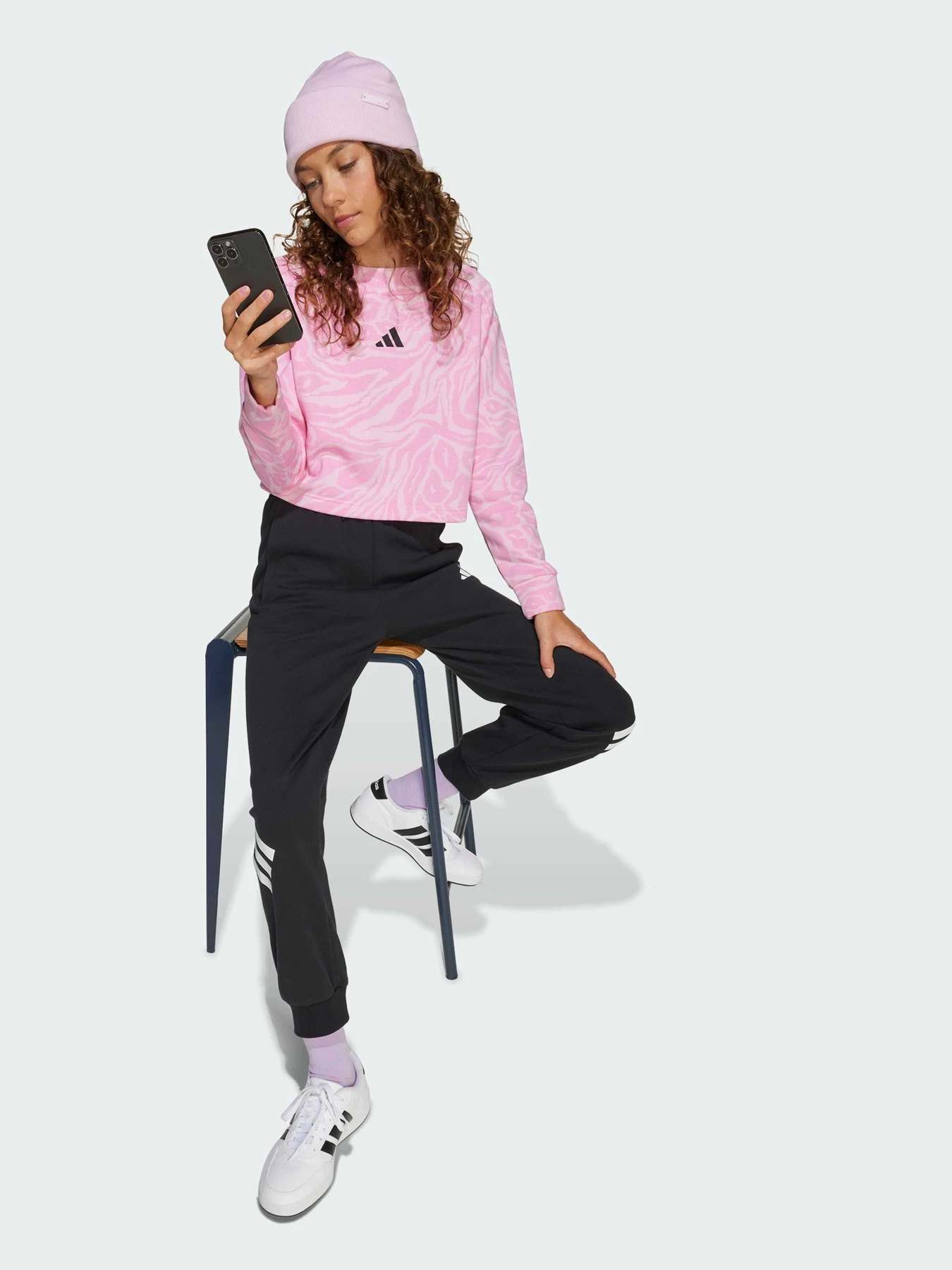 Худи и свитшоты Adidas модель JW7541 Худи и свитшоты Adidas модель JW7541 Фото