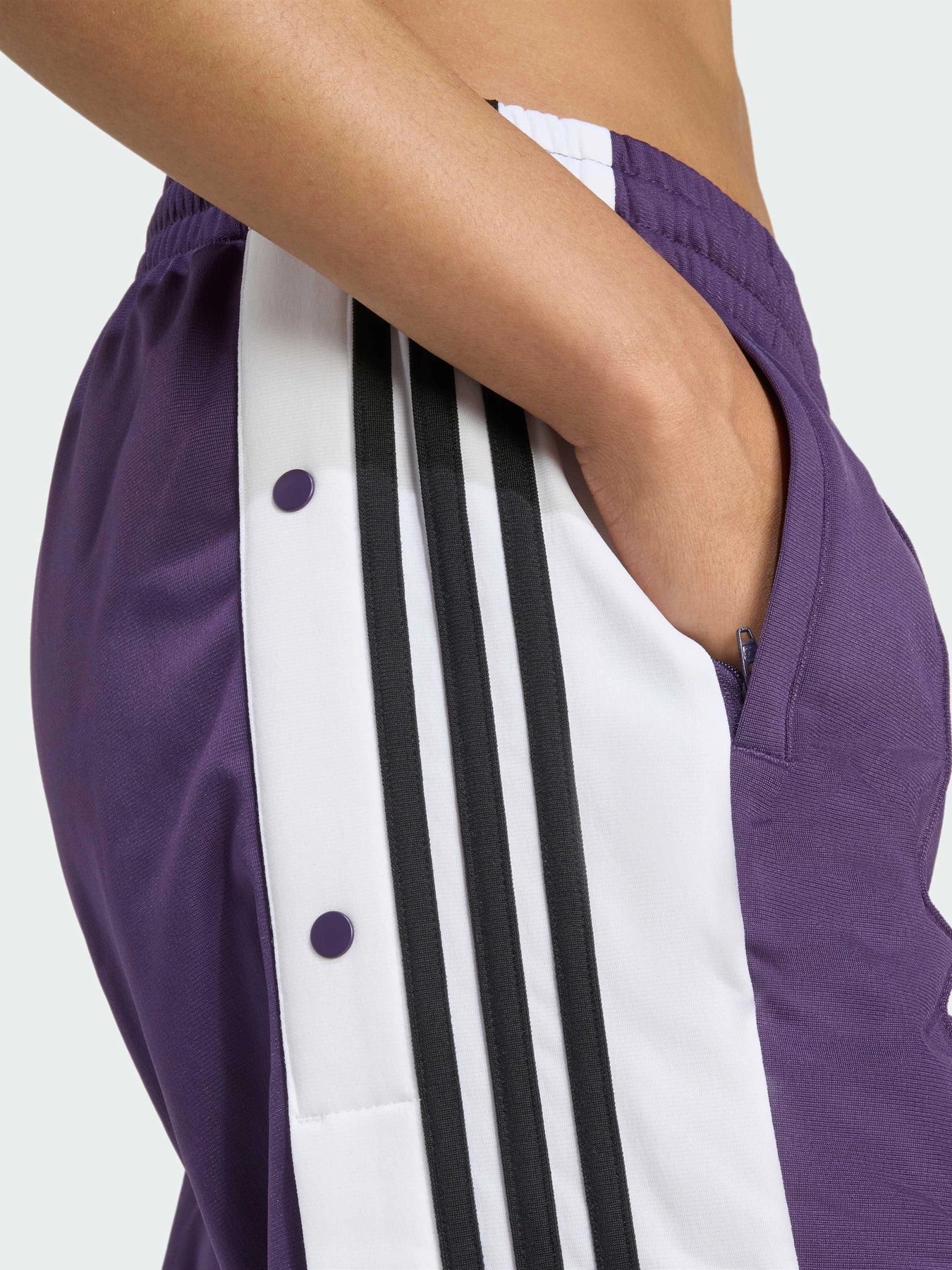 Брюки Adidas Adicolor модель JV7516 Брюки Adidas Adicolor модель JV7516 Фото