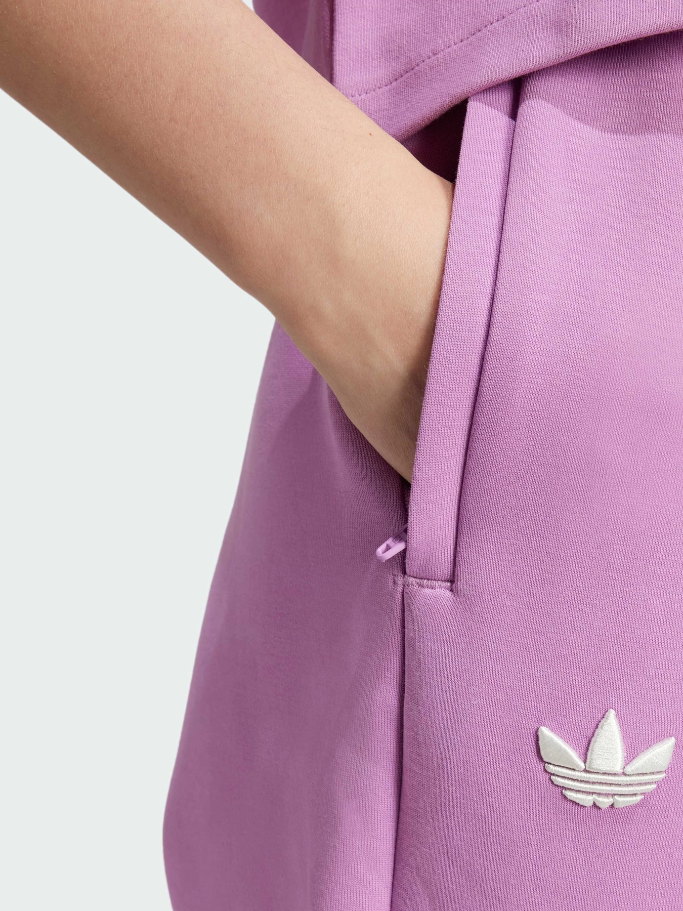 Брюки Adidas модель IW8028 Брюки Adidas модель IW8028 Фото