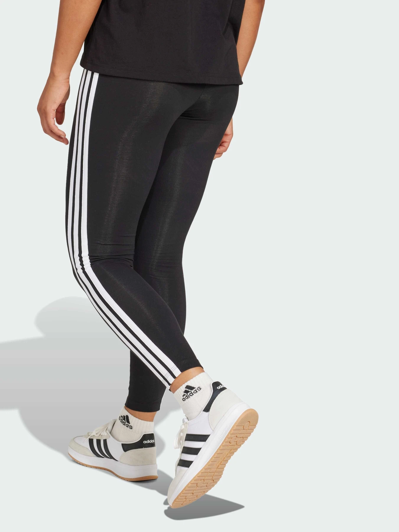 Брюки Adidas модель JE0072 Брюки Adidas модель JE0072 Фото