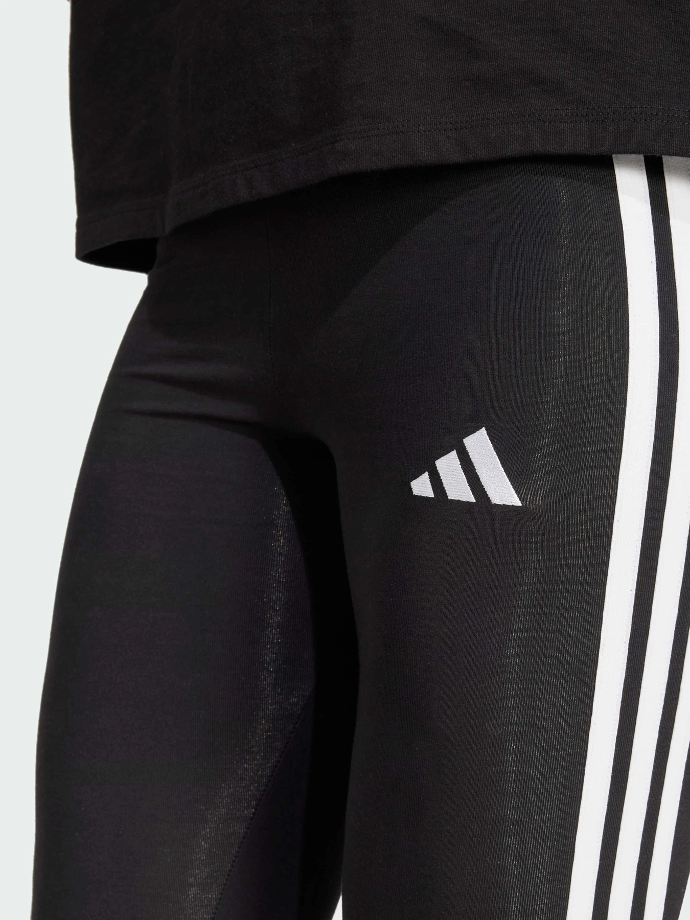 Брюки Adidas модель JE0072 Брюки Adidas модель JE0072 Фото