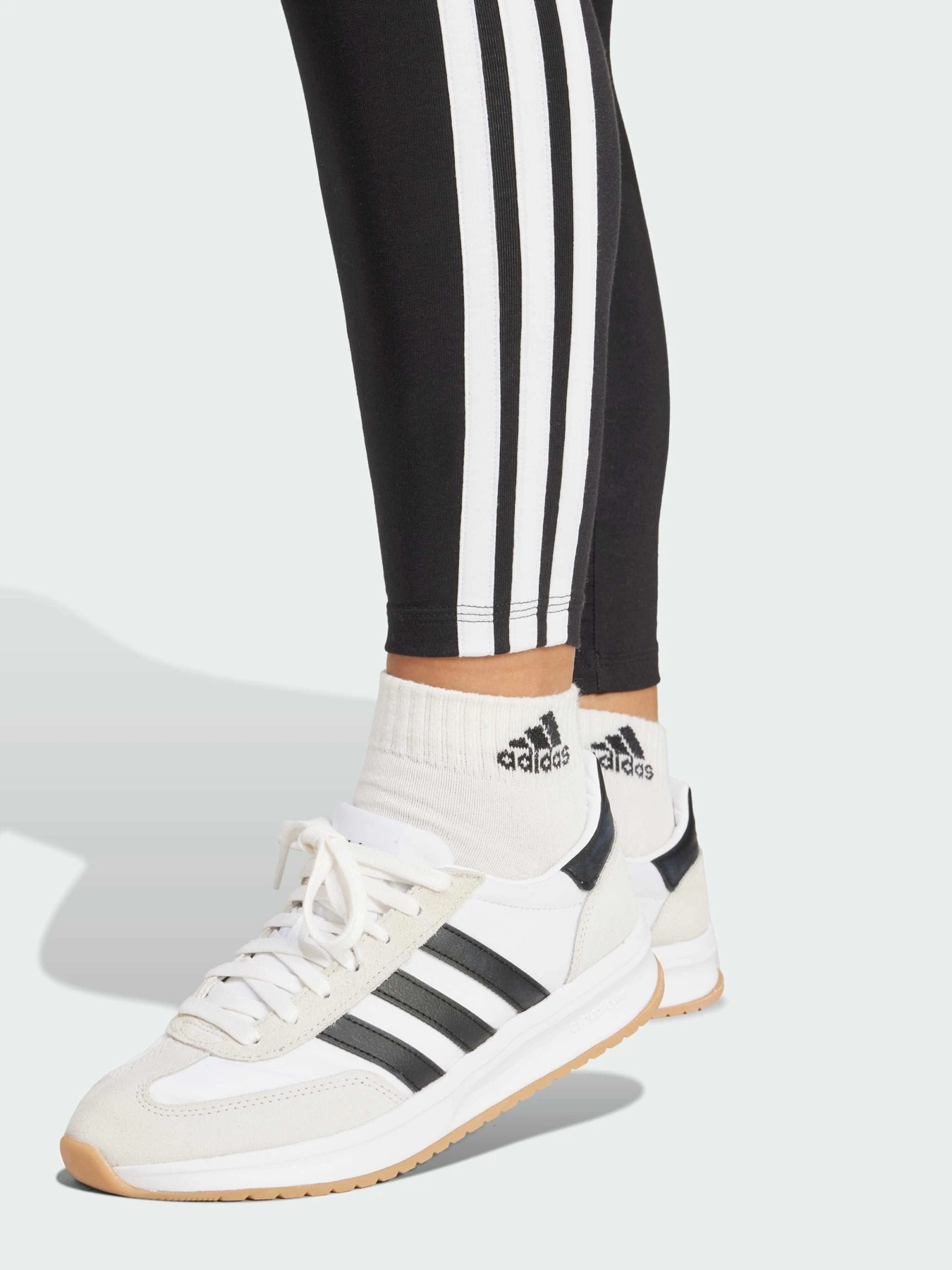 Брюки Adidas модель JE0072 Брюки Adidas модель JE0072 Фото