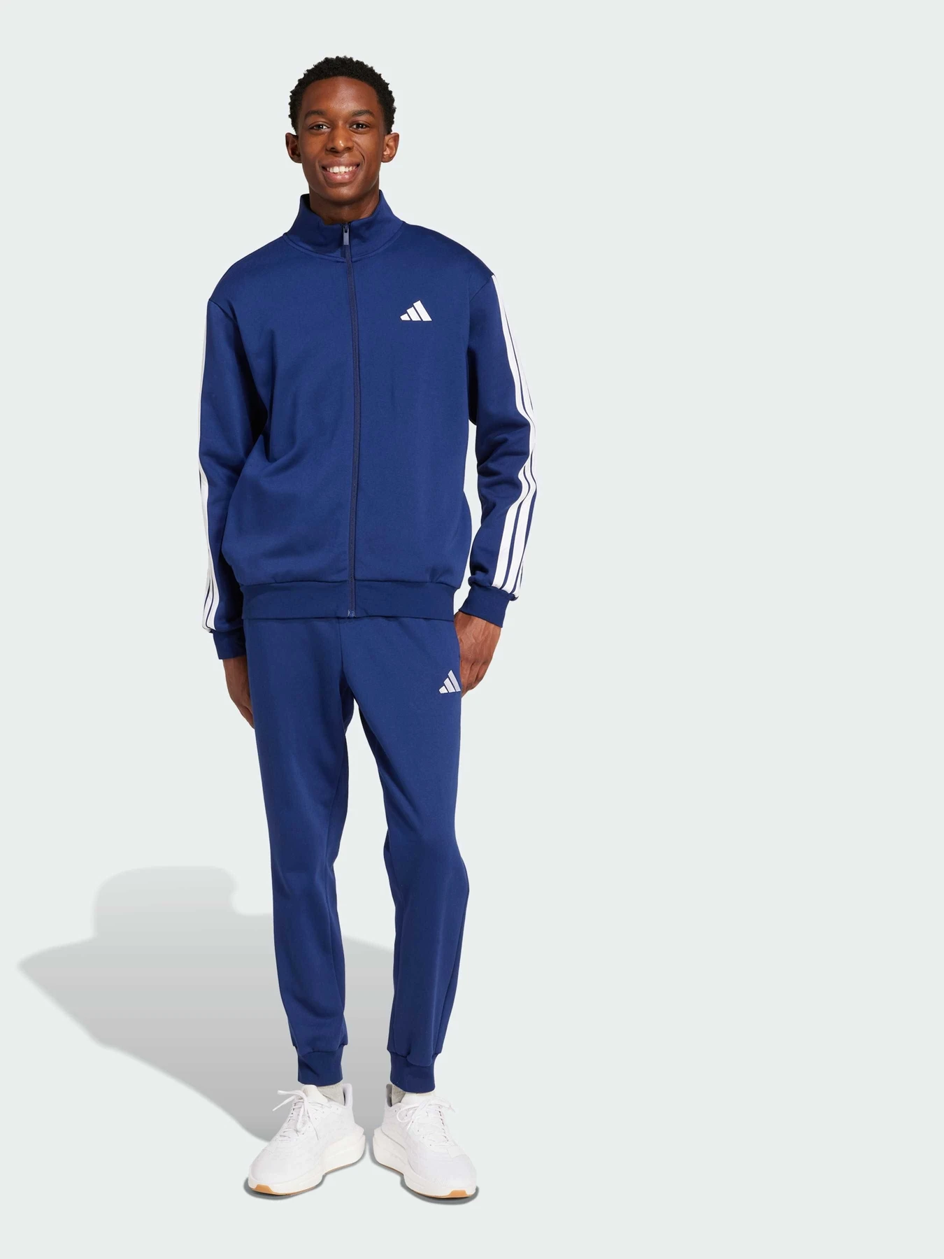 Костюмы Adidas модель JI8882 Костюмы Adidas модель JI8882 Фото