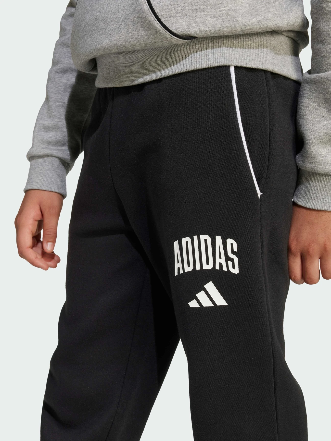 Брюки Adidas модель JM1538 Брюки Adidas модель JM1538 Фото