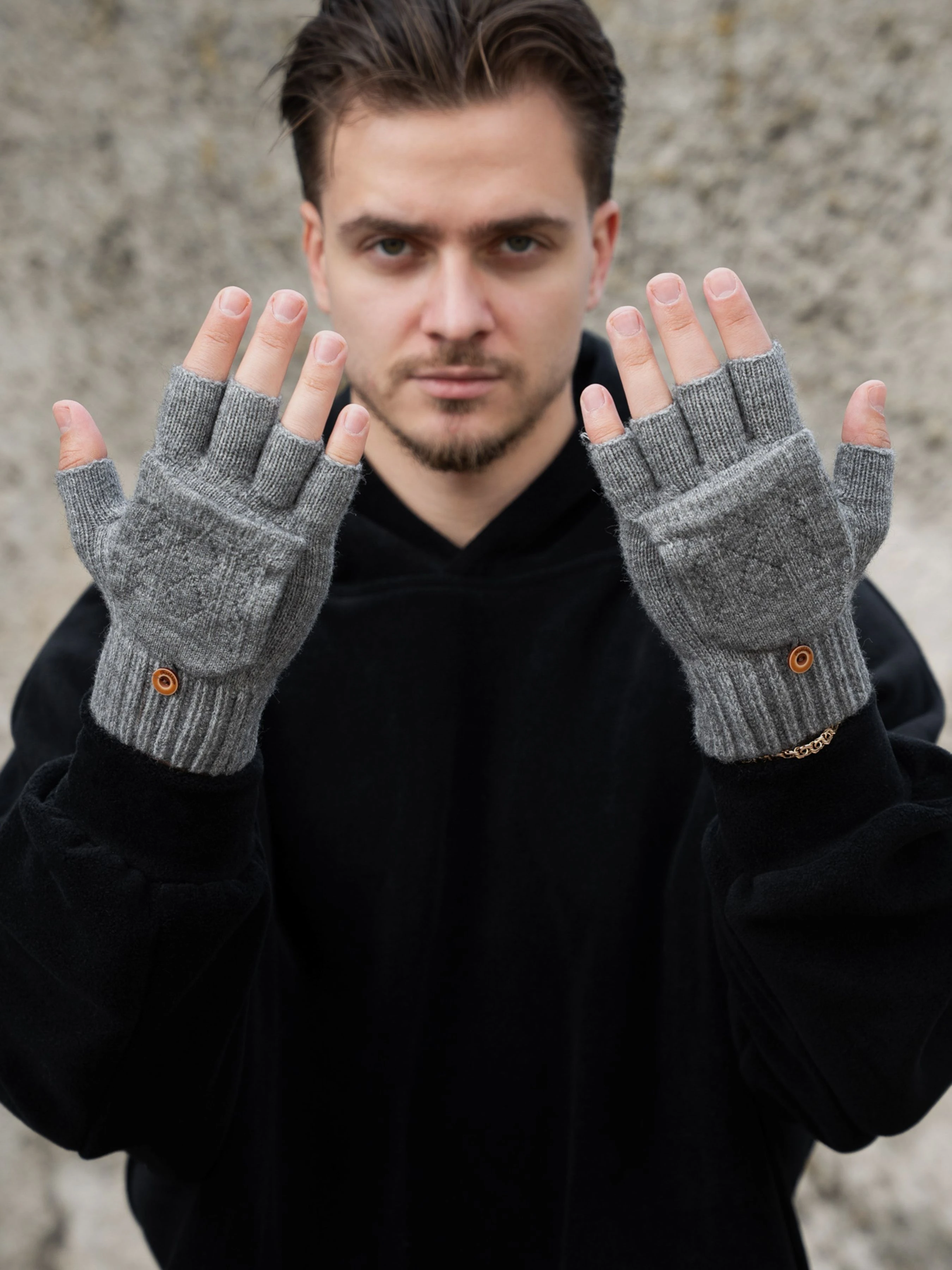 Without Рукавички колір сірий
