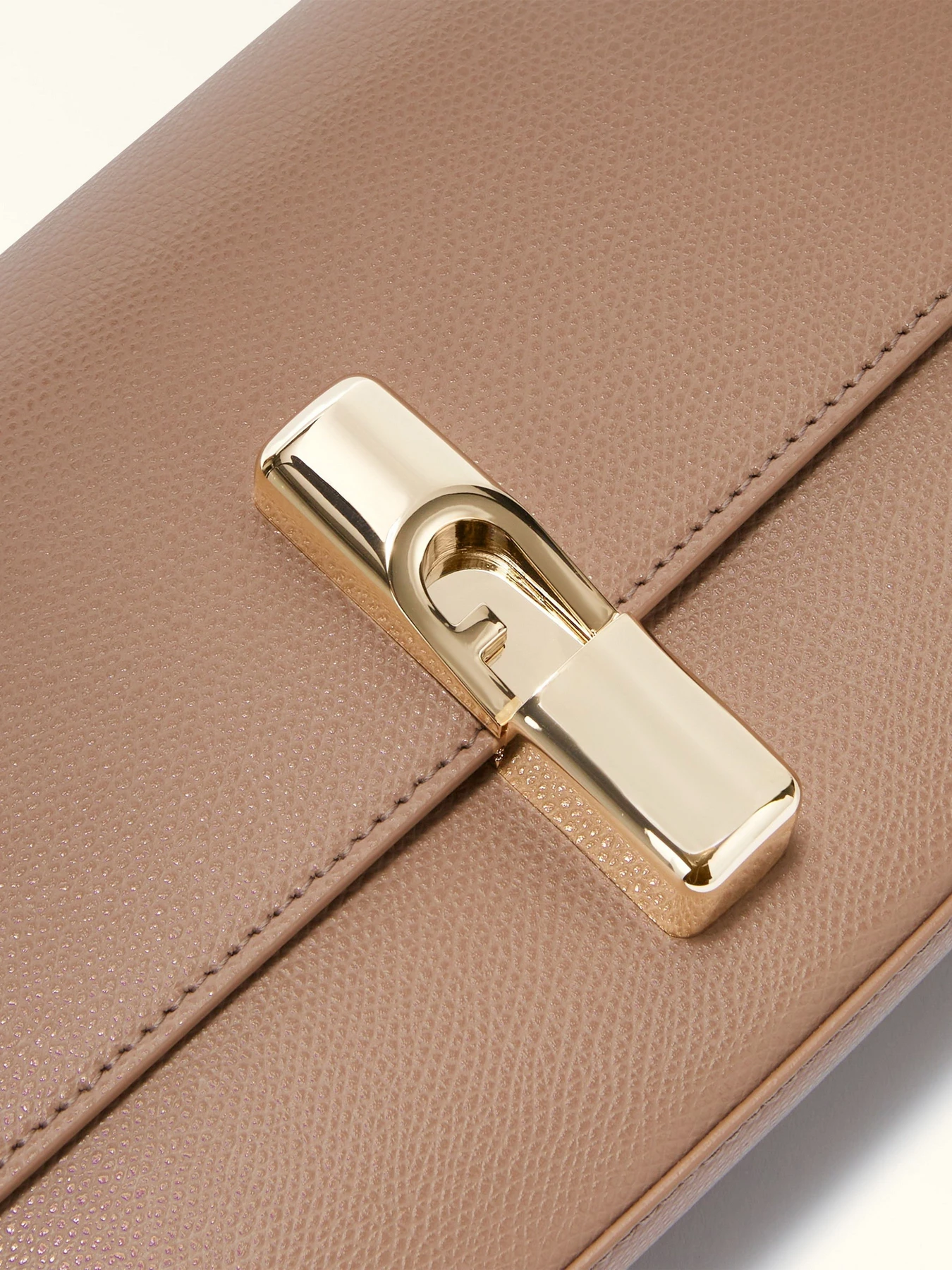 Сумки Furla модель WB01826ARE0001257S1007 Сумки Furla модель WB01826ARE0001257S1007 Фото