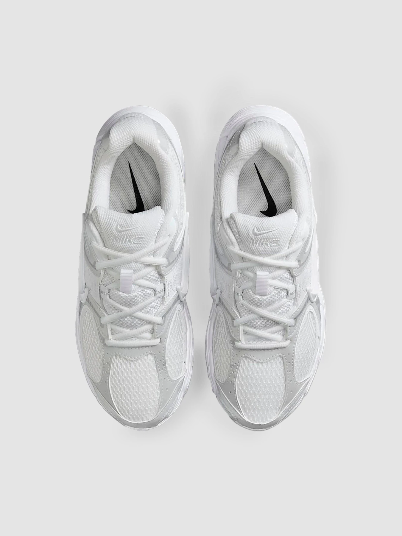 Кроссовки NIKE V5 Rnr модель HQ7901-101 Кроссовки NIKE V5 Rnr модель HQ7901-101 Фото