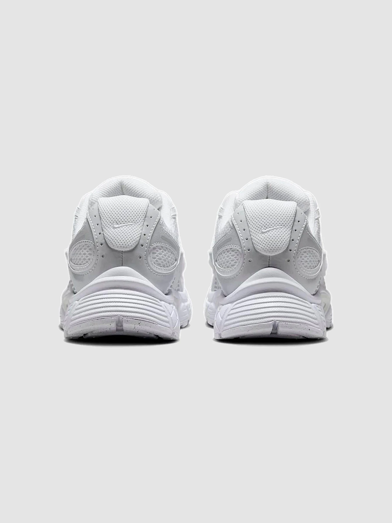 Кроссовки NIKE V5 Rnr модель HQ7901-101 Кроссовки NIKE V5 Rnr модель HQ7901-101 Фото