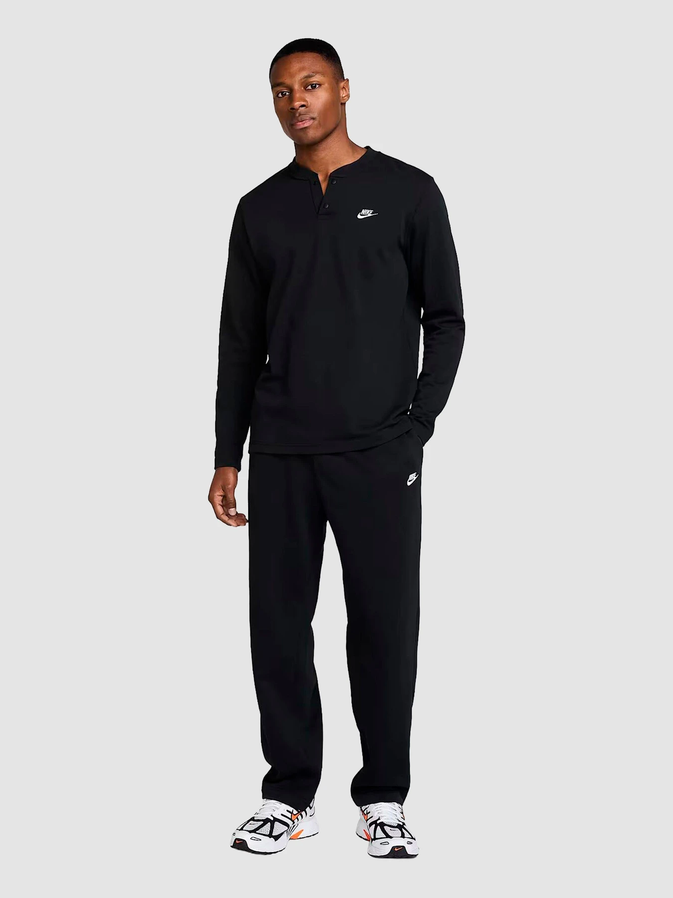 Штани NIKE Club French Terry Open-Hem модель HQ4422-010 Фото
