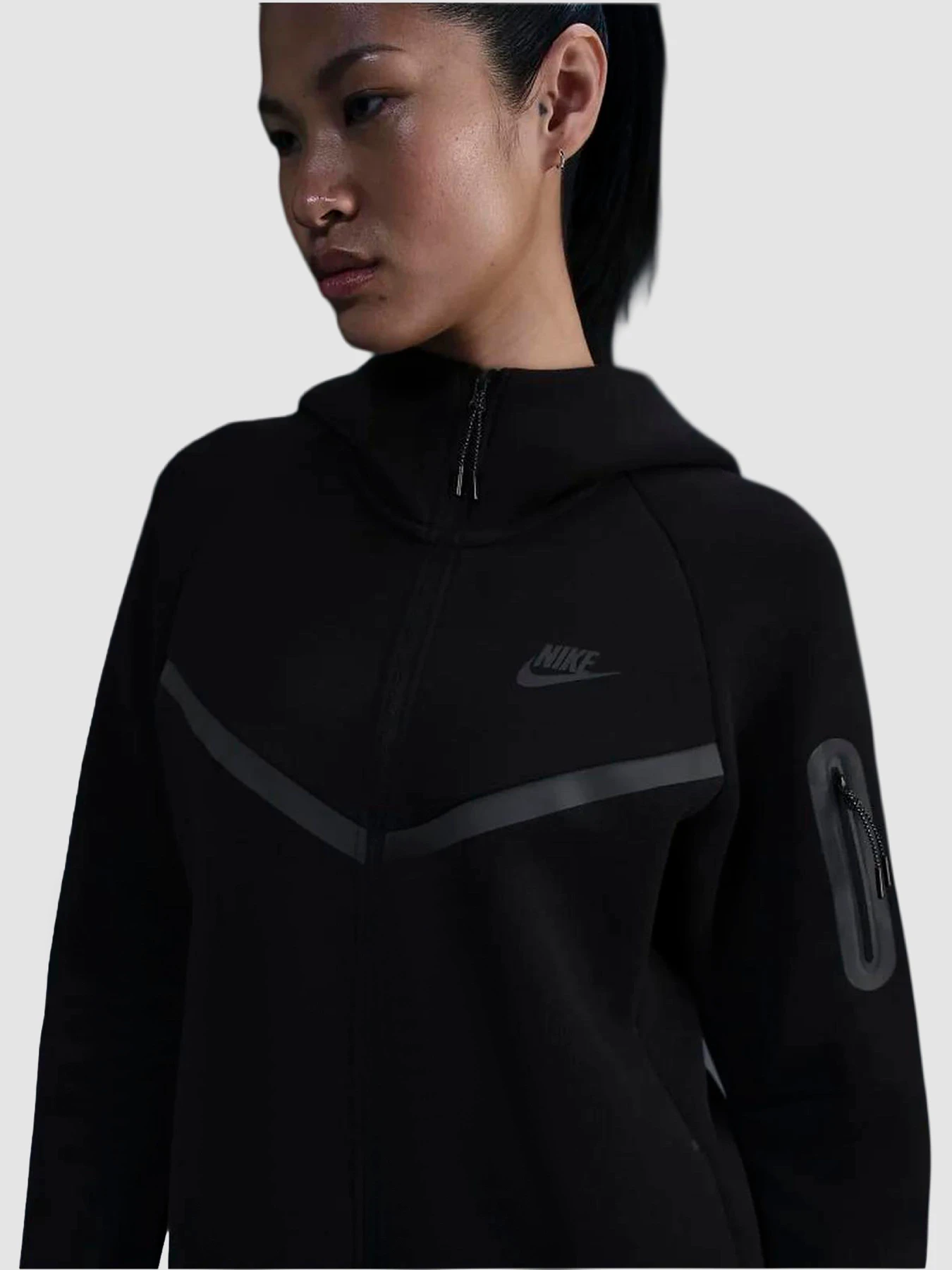 Худі та світшоти NIKE W Nsw Tch Flc Wr Fz Hdy 2 модель HV6747-010 Худі та світшоти NIKE W Nsw Tch Flc Wr Fz Hdy 2 модель HV6747-010 Фото