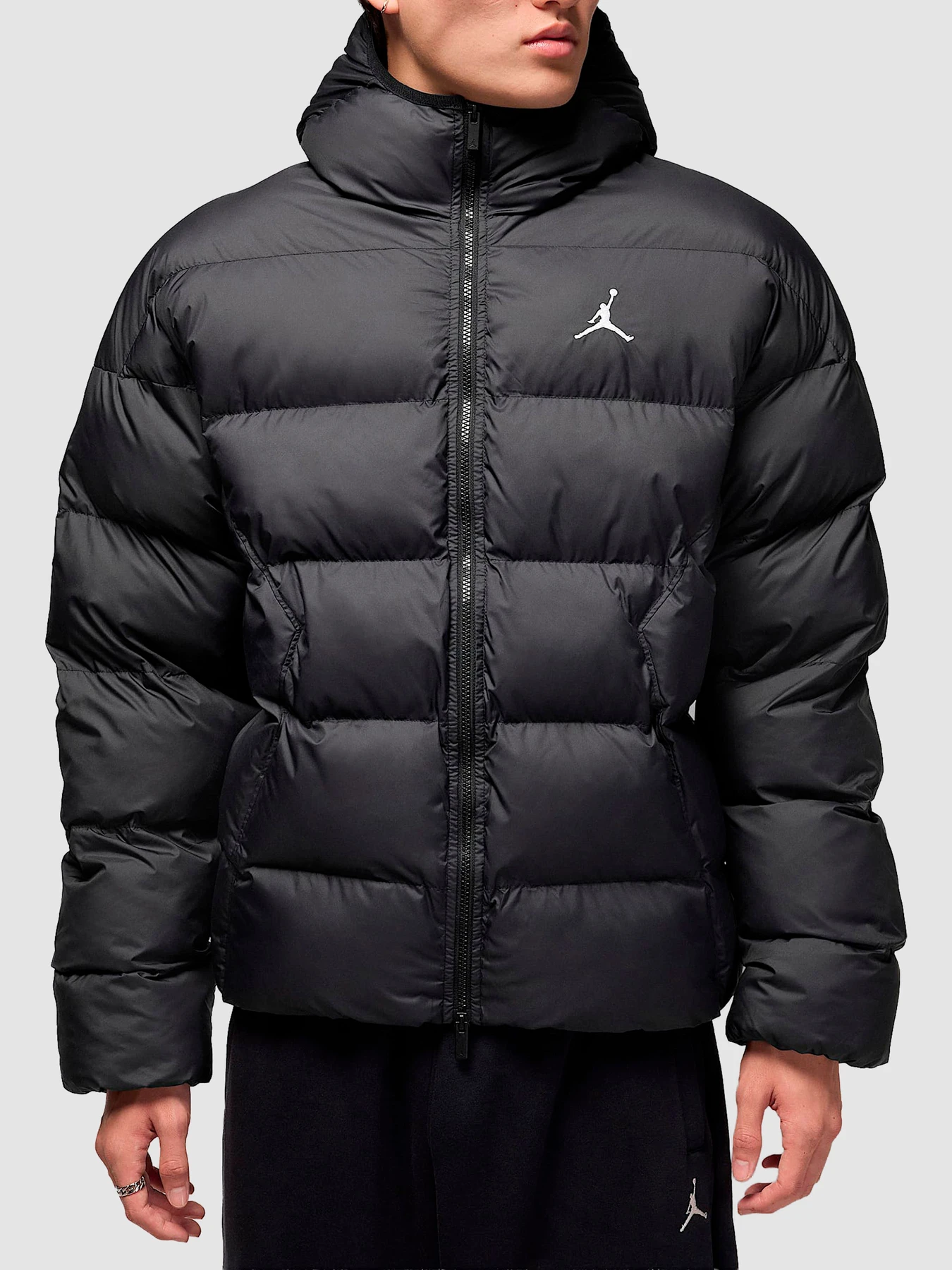 Куртки та дублянки Jordan Brooklyn Therma-Fit Puffer модель HV0532-010 Куртки та дублянки Jordan Brooklyn Therma-Fit Puffer модель HV0532-010 Фото