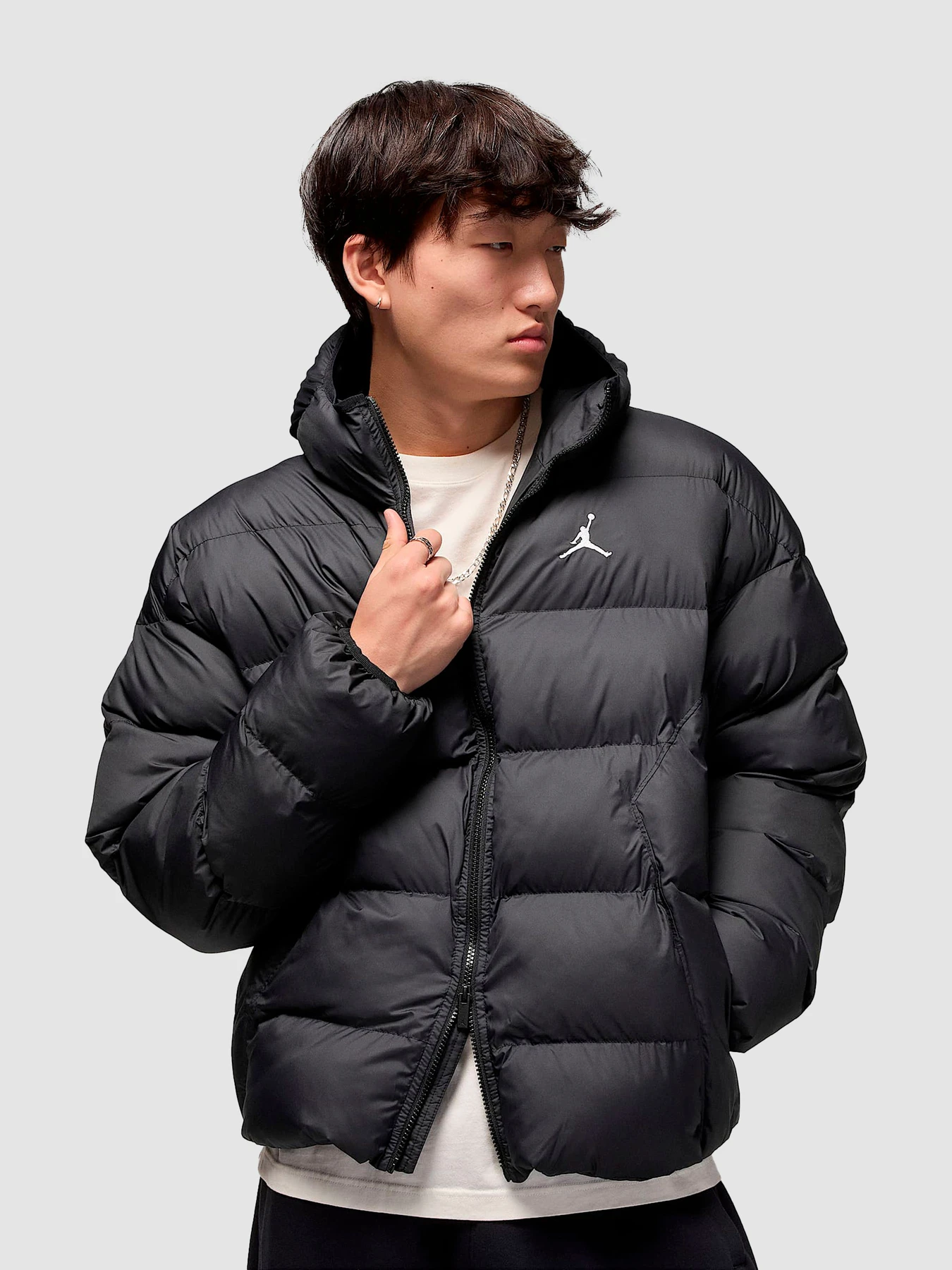Куртки та дублянки Jordan Brooklyn Therma-Fit Puffer модель HV0532-010 Куртки та дублянки Jordan Brooklyn Therma-Fit Puffer модель HV0532-010 Фото