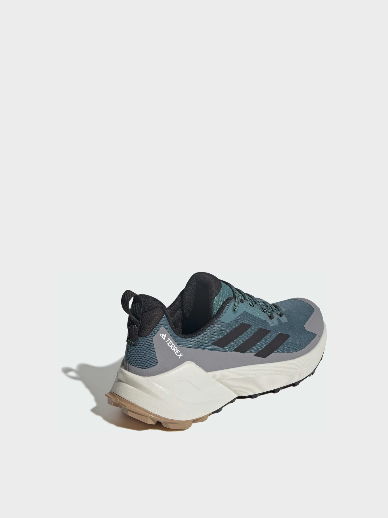 Кроссовки Adidas модель JQ9921 Кроссовки Adidas модель JQ9921 Фото