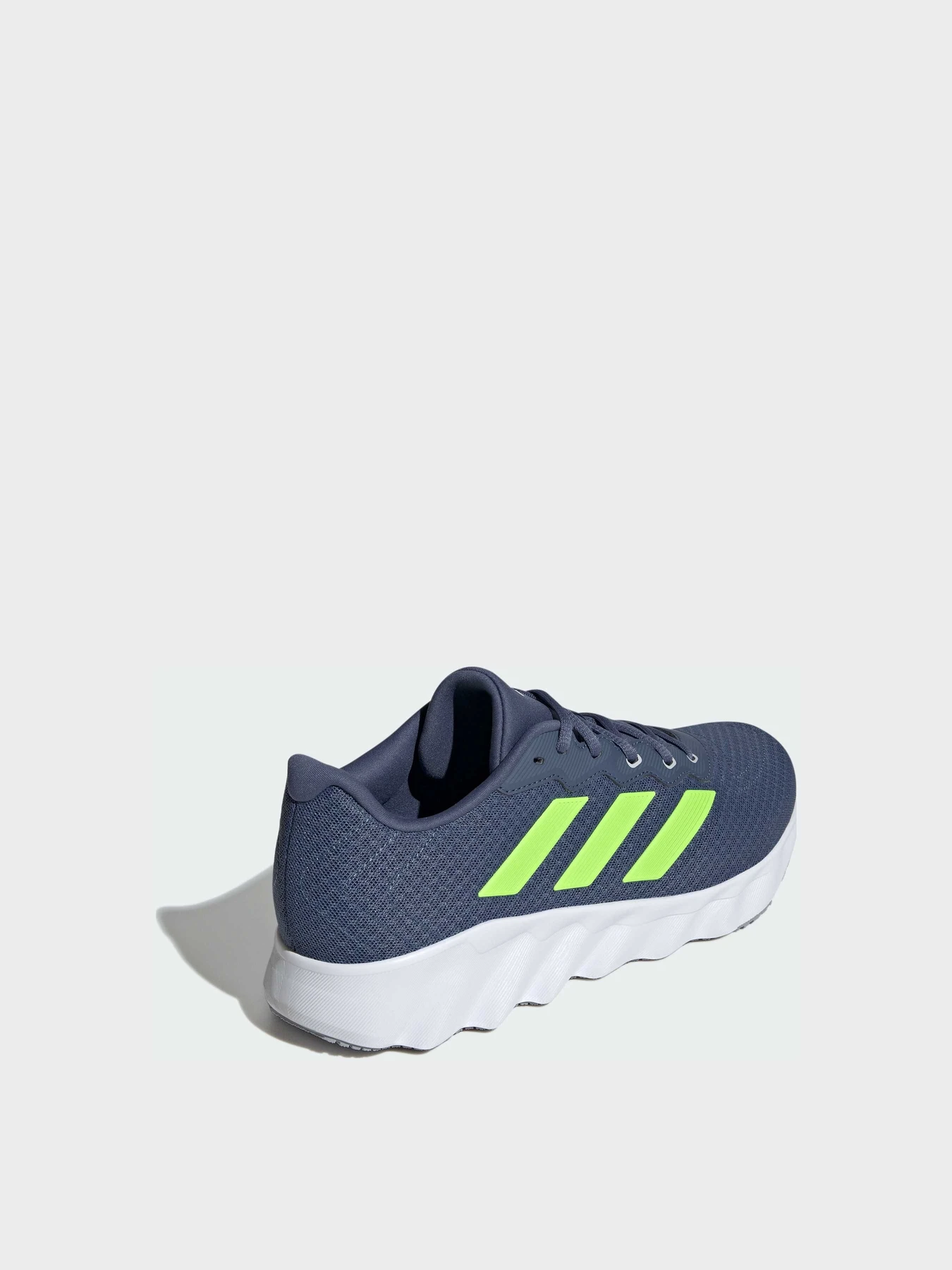 Кроссовки Adidas модель IH6045 Кроссовки Adidas модель IH6045 Фото