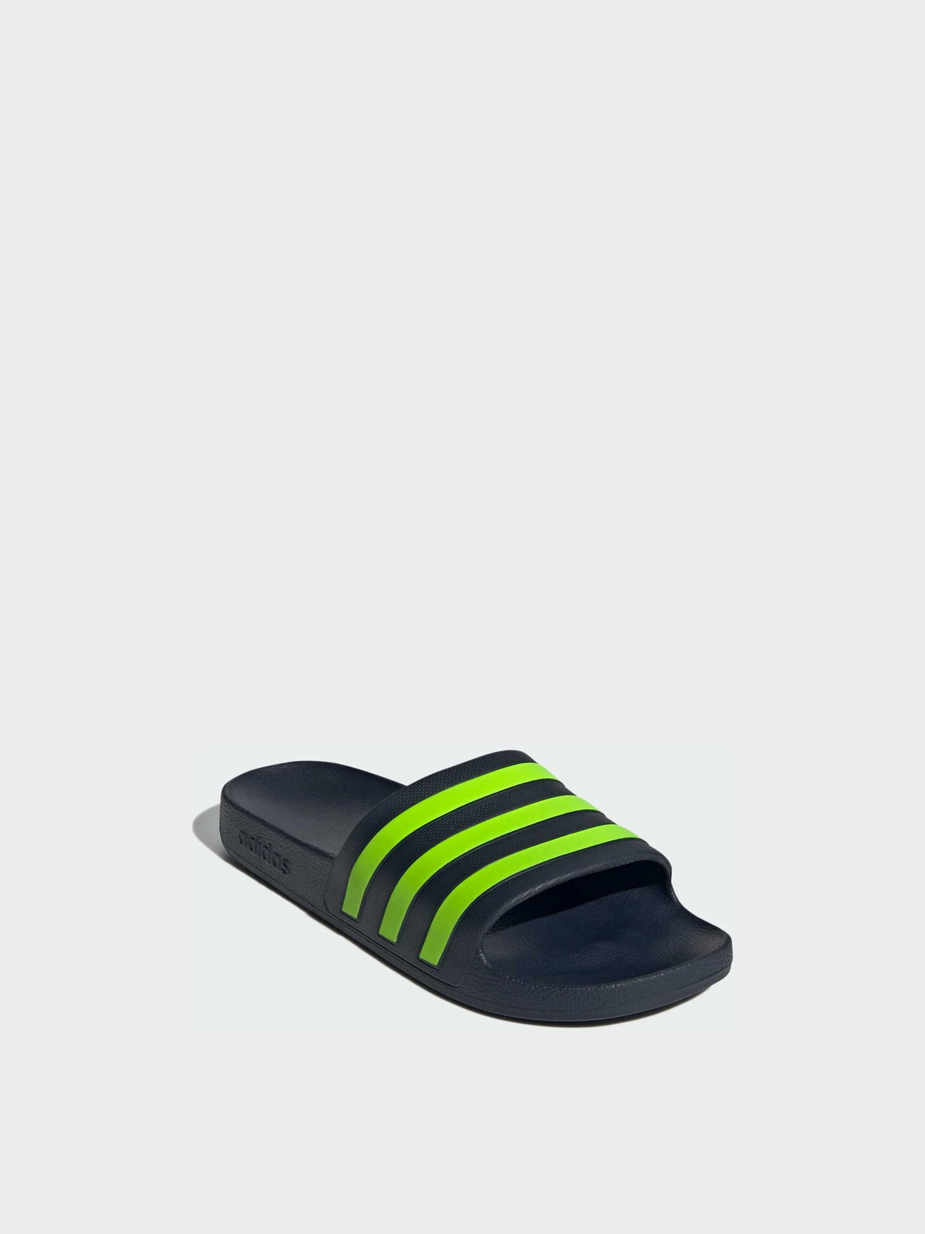 Шлёпанцы Adidas Adilette модель IE8915 Шлёпанцы Adidas Adilette модель IE8915 Фото