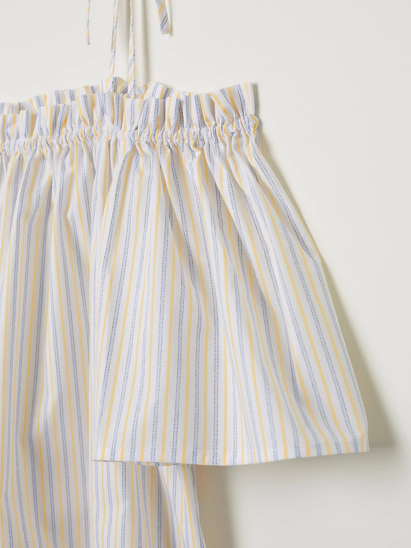 Сорочки H&M модель 6516978log_Белый Фото