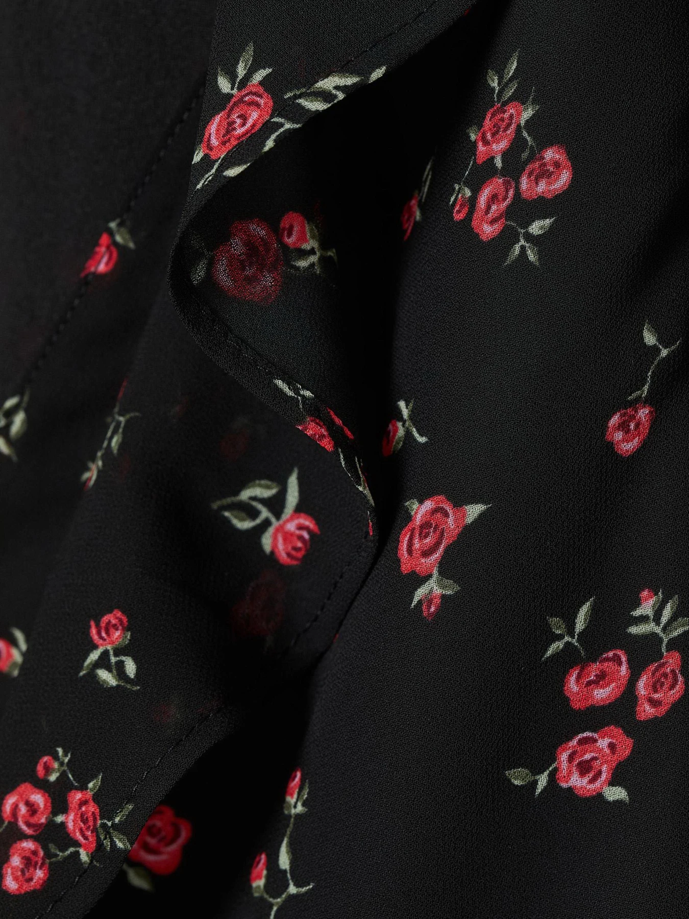 Сорочки H&M модель 8242591sm_черный цветы Фото