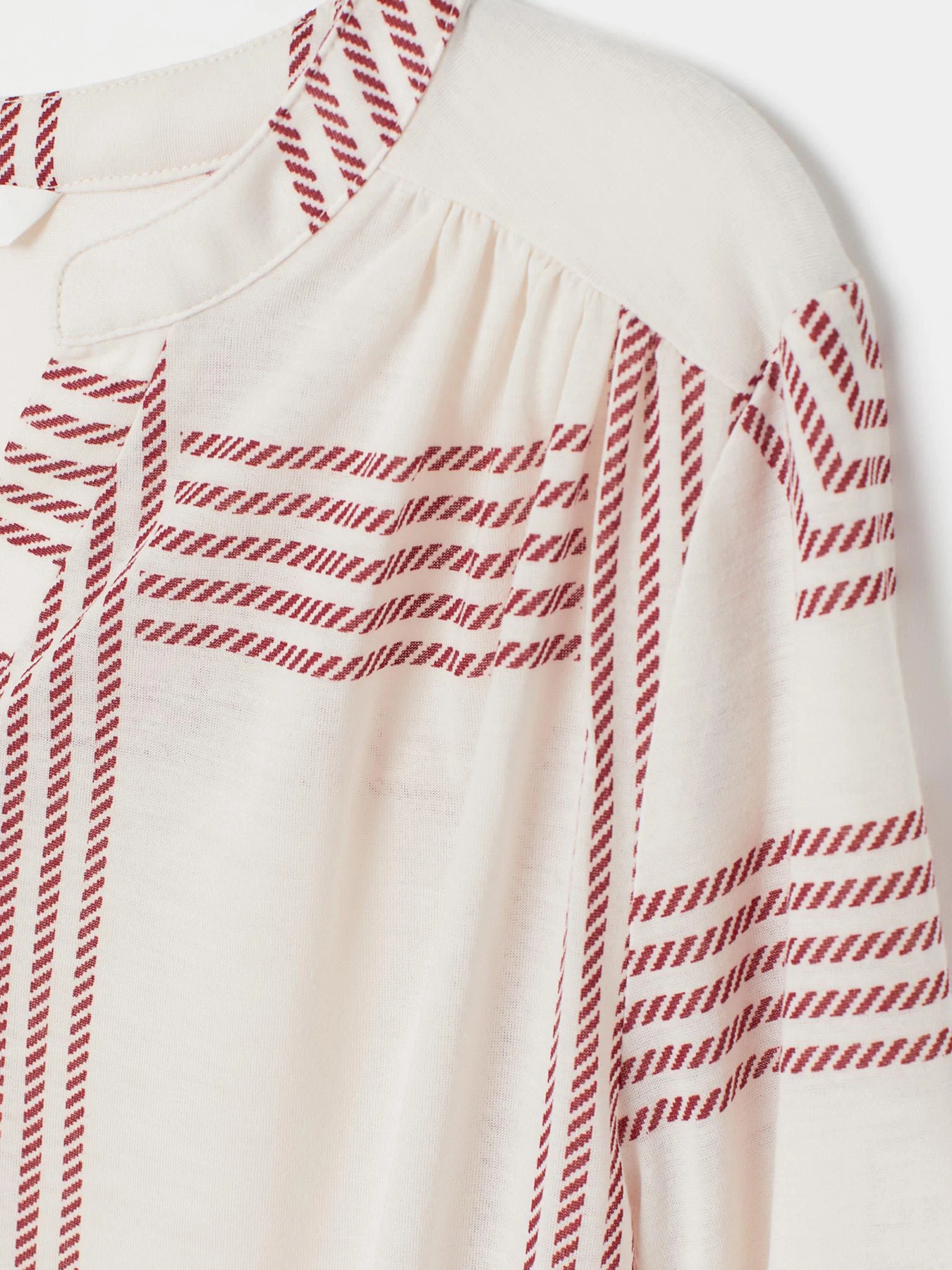 Сорочки H&M модель 8046590sm_кремовый с узором Фото