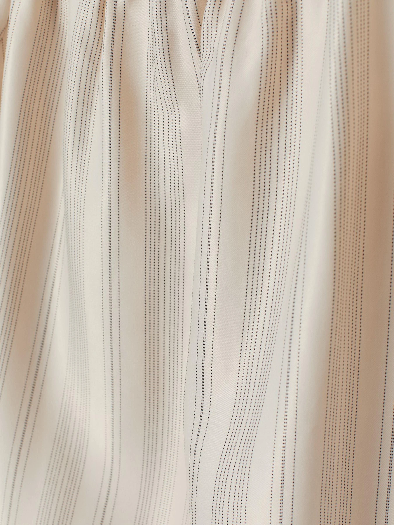 Сорочки H&M модель 7345699sm_Кремовый Фото