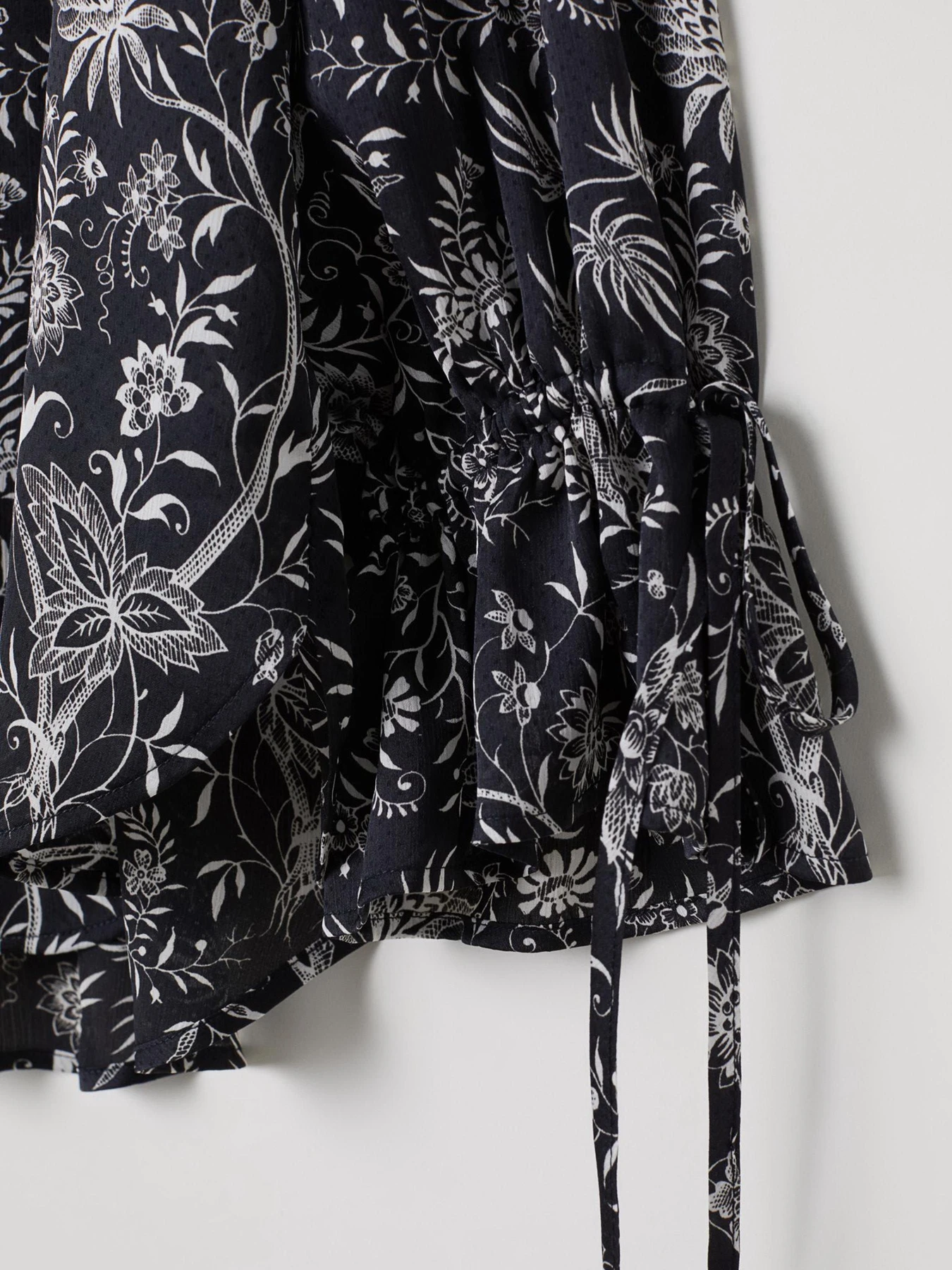 Сорочки H&M модель 6178787dlog_Черный Фото