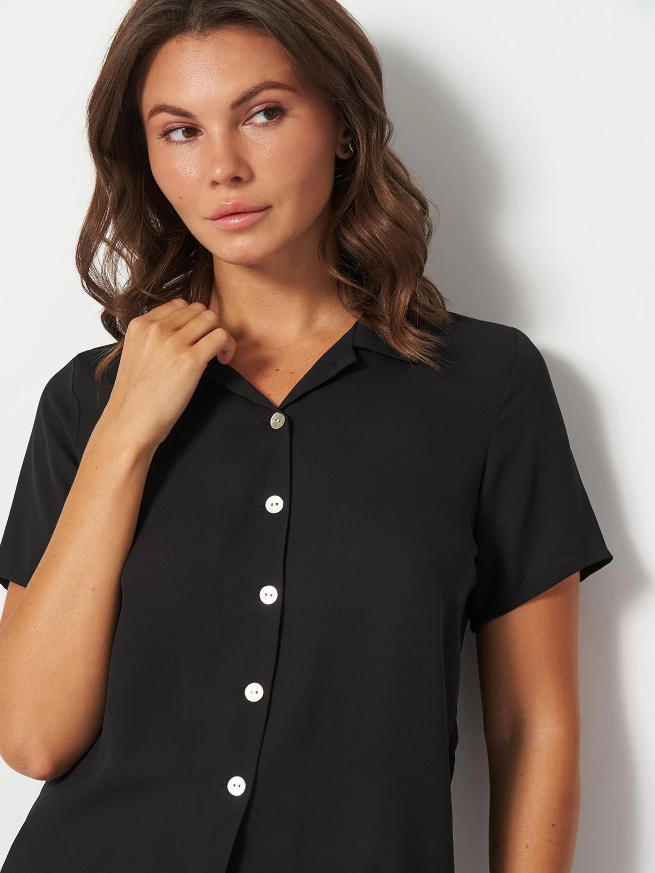 Сорочки H&M модель 8387172wer_Черный Фото