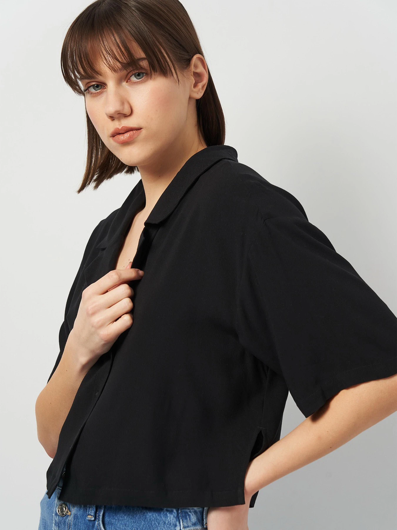 Сорочки Monki модель 5263781wer_Черный Фото